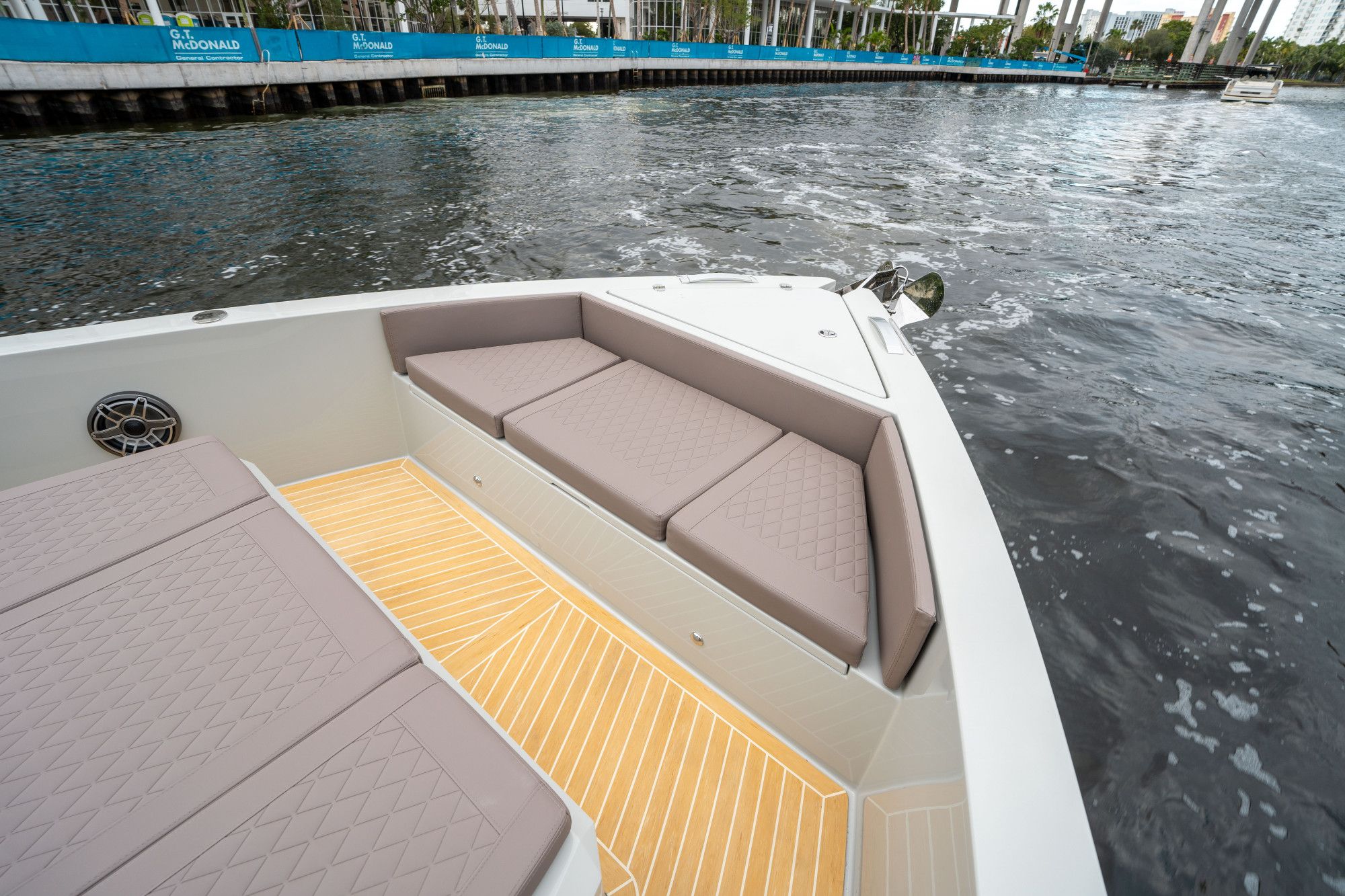 2025 De Antonio Yachts D42 Open - 28