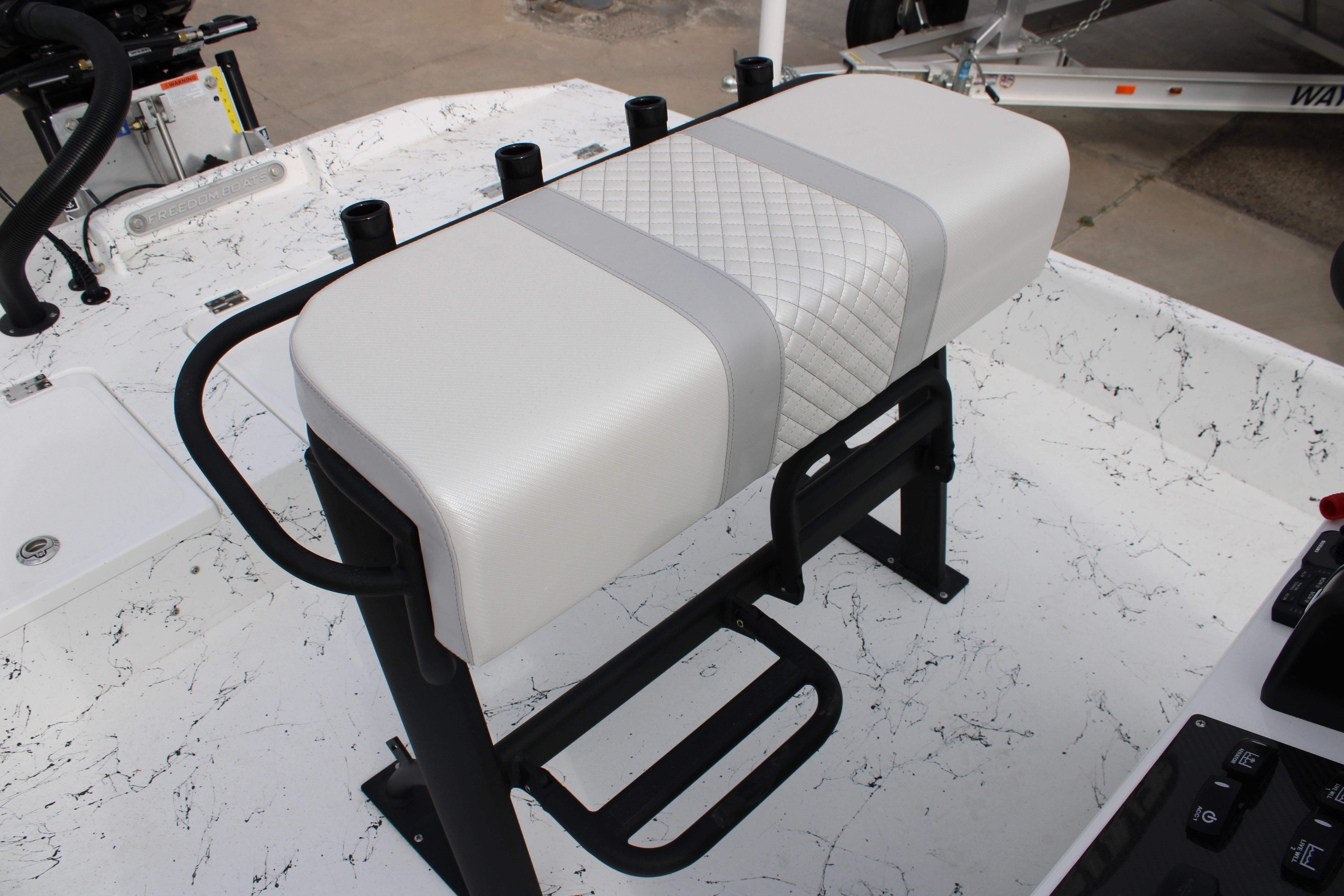 2026 Freedom Boats 19 PATRIOT seat with quilted design and sturdy frame.