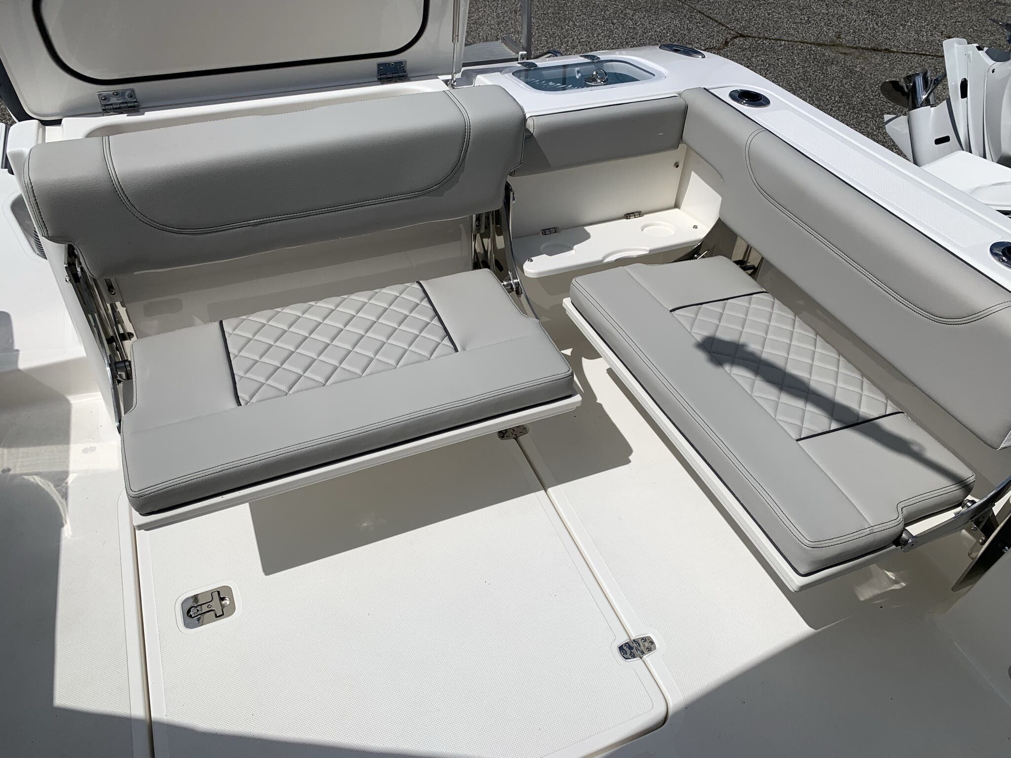 2022 Pursuit DC 266 Dual Console - 5