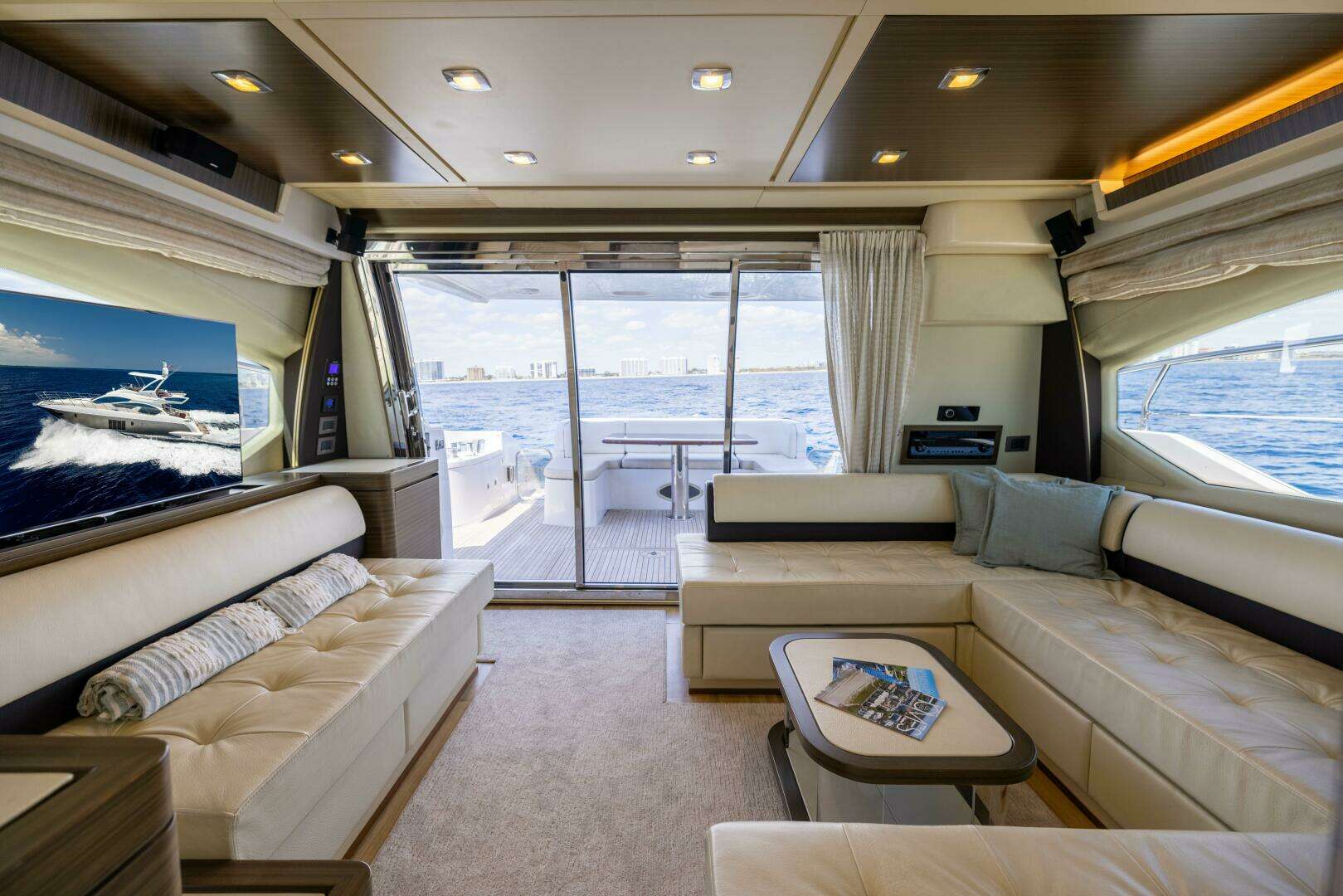 2015 Azimut 64 Flybridge - Image 4