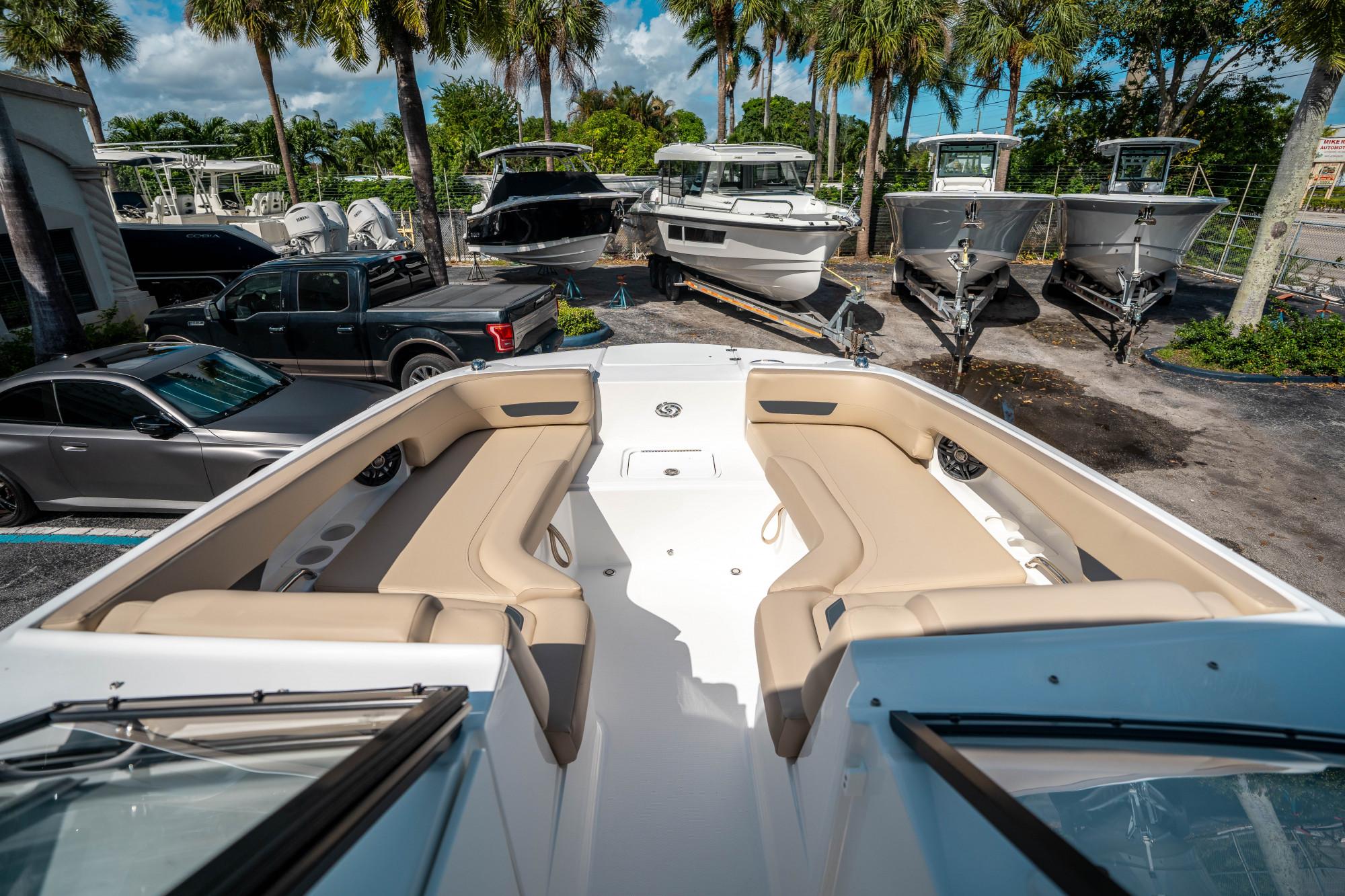 2025 Hurricane SunDeck 235 OB - 25