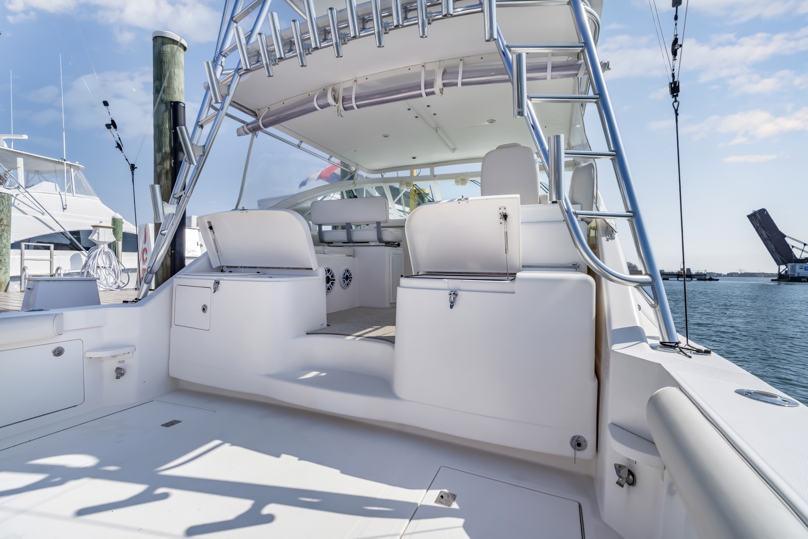 2005 Cabo 35 Express - Image 22