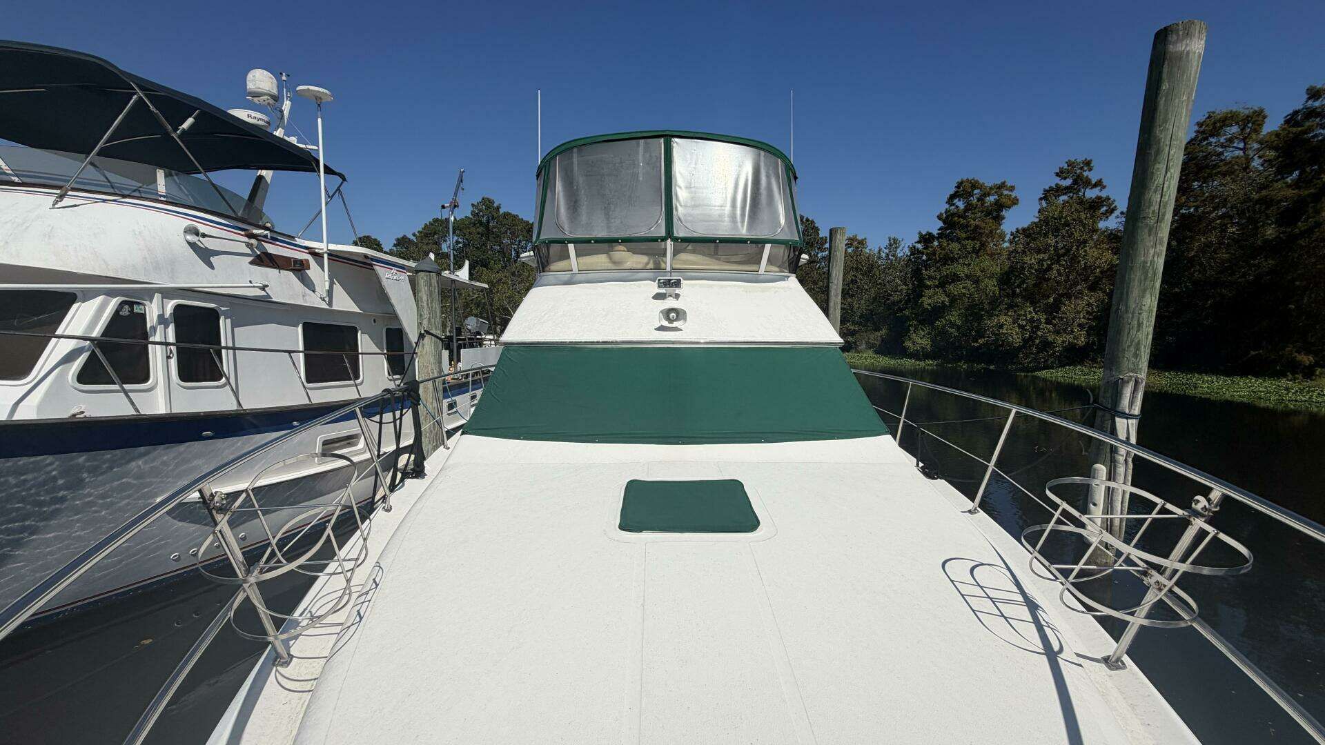 2000 Sea Ray 380 Aft Cabin - 2