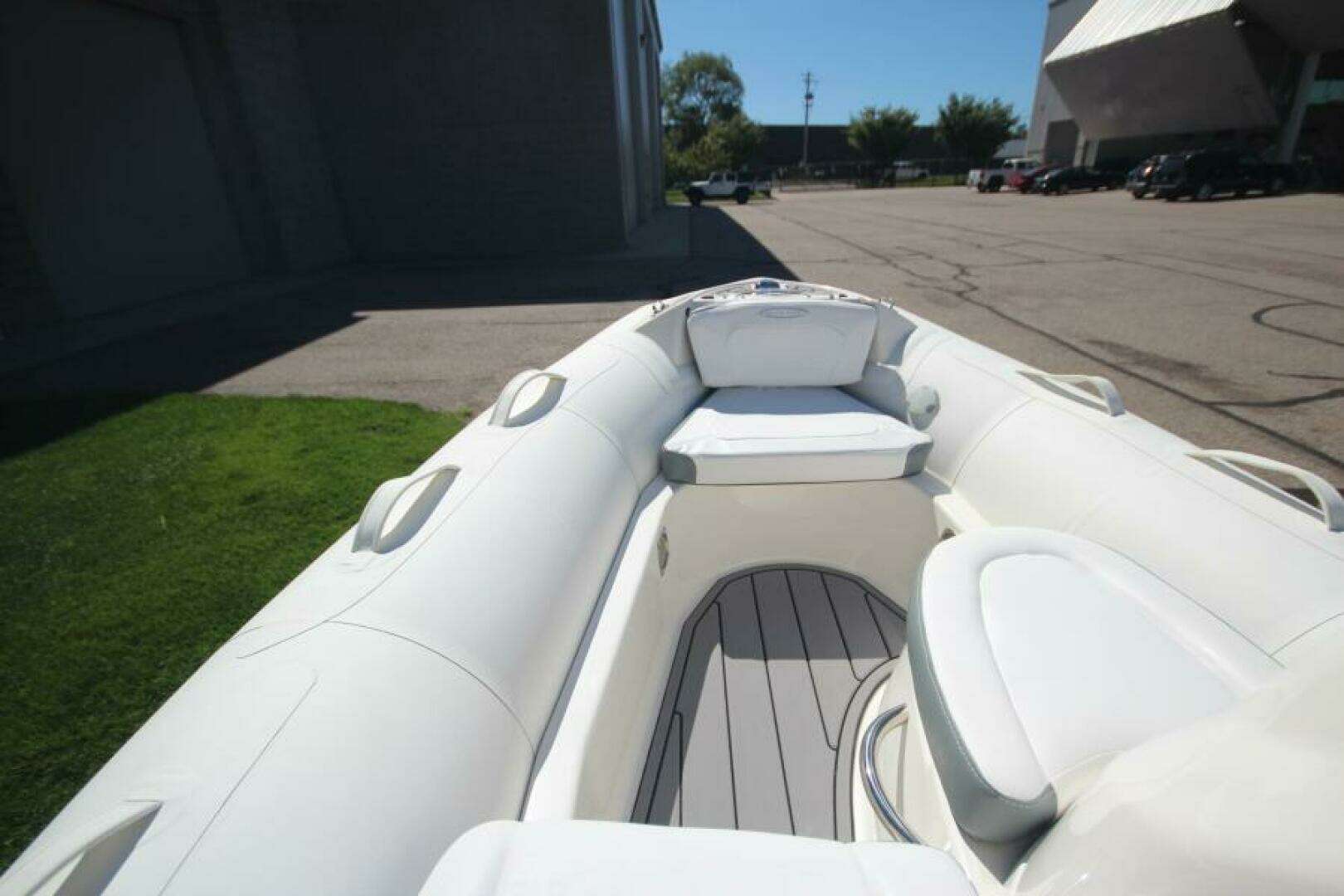 2025 Zodiac Yachtline 400 DL NEO - Image 13