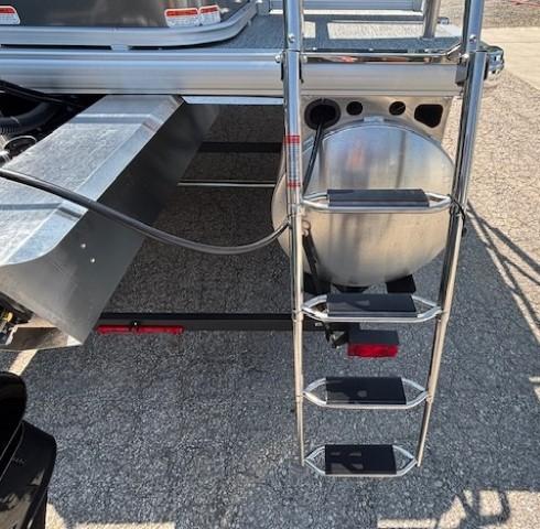 2026 Sun Tracker Bass Buggy 18 DLX pontoon boat ladder and fuel tank.