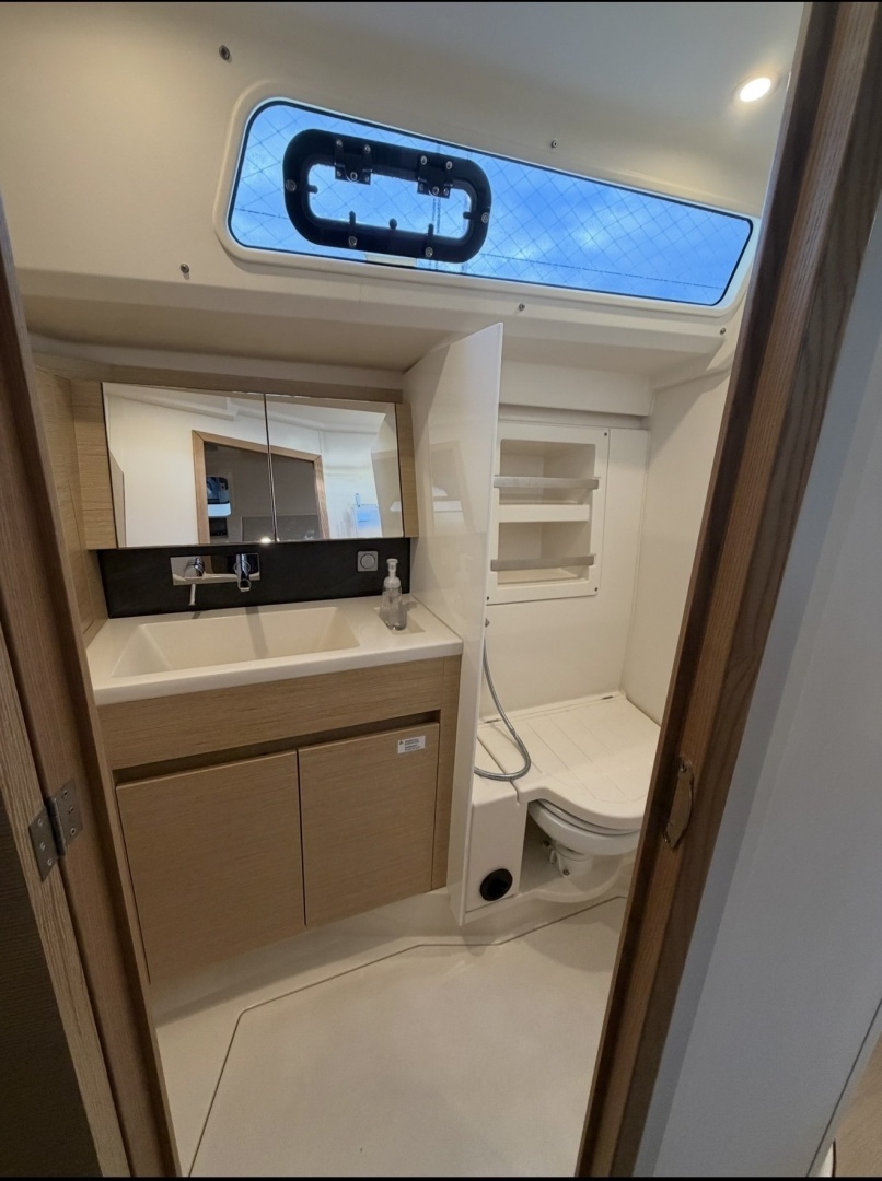 2022 Hanse 418 - Image 21