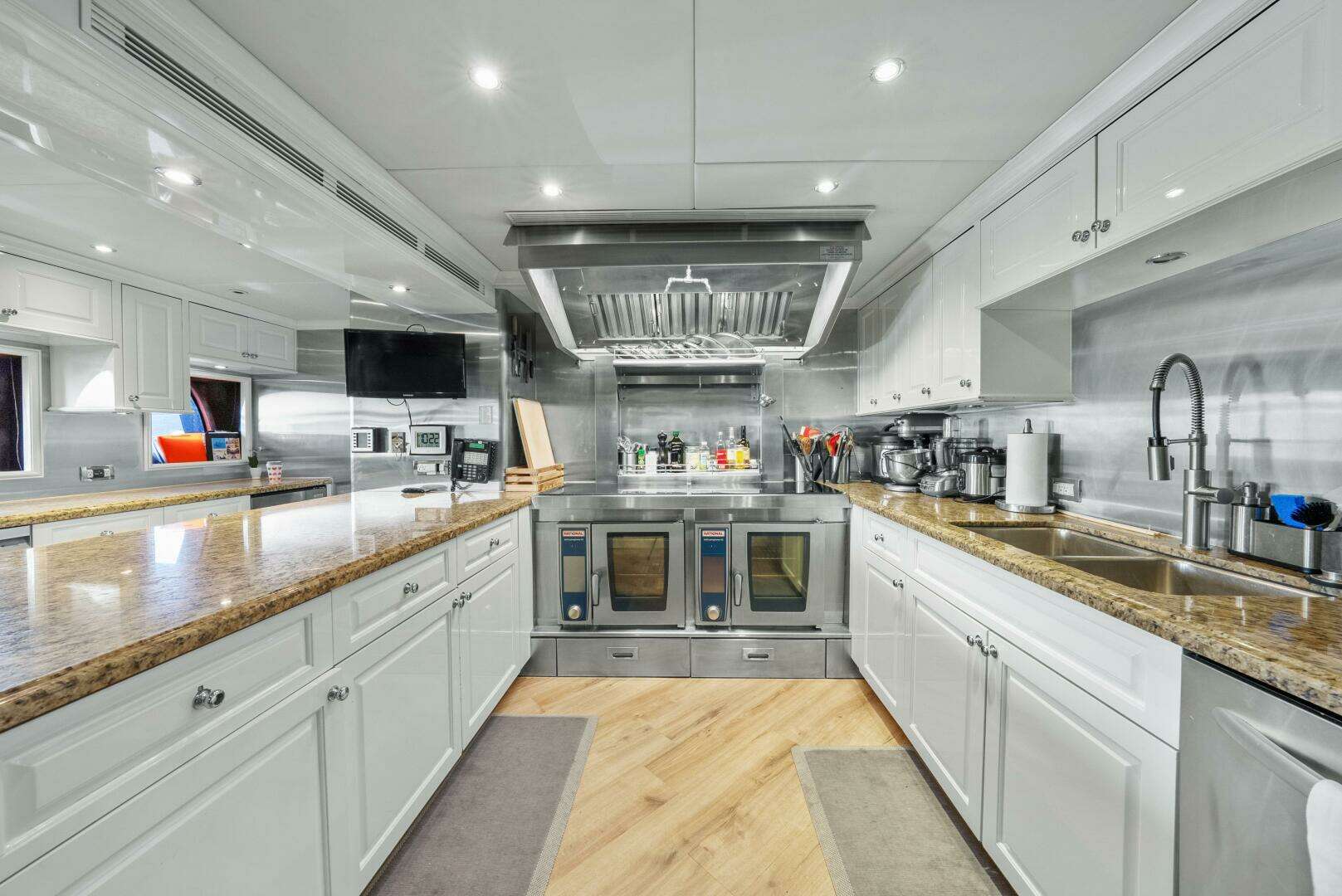 2005 Trinity Yachts Tri-Deck - Image 39