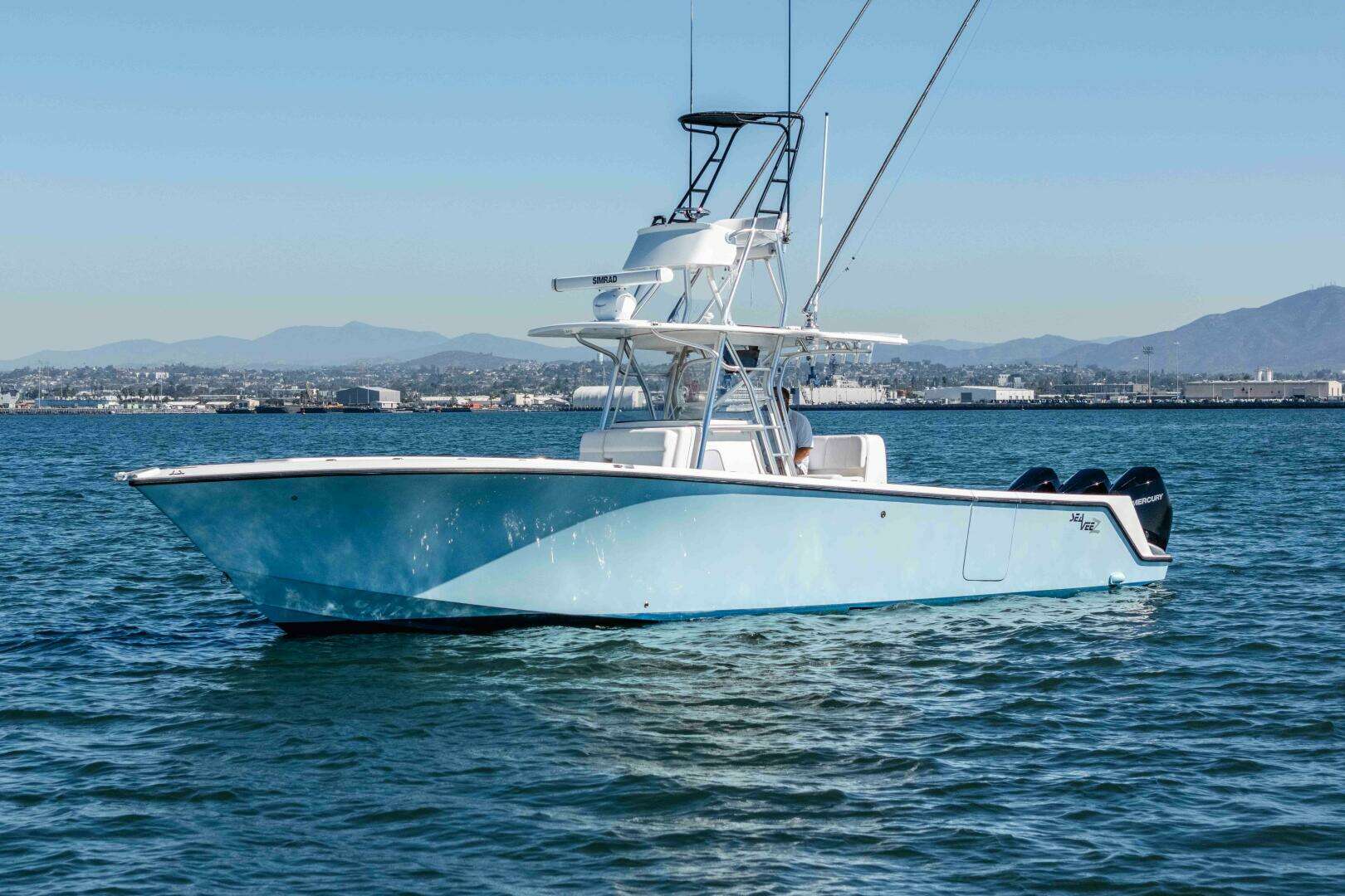 2018 SeaVee 370 Z - Image 40