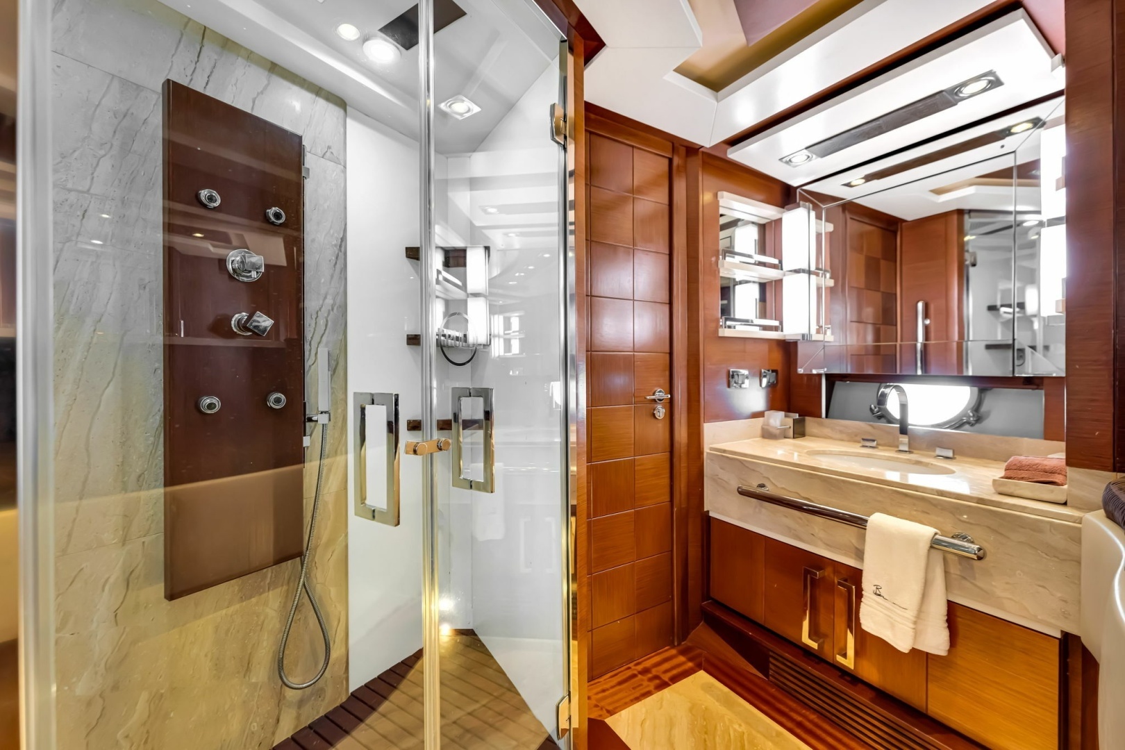2005 Azimut 105 - Image 94