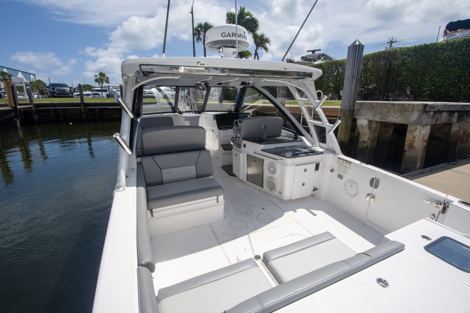 2019 Everglades 340 Dual Console - Image 48