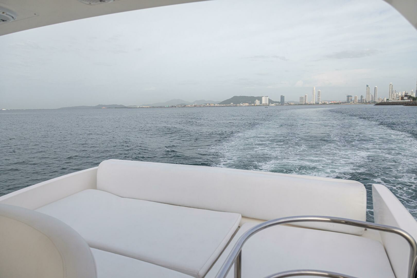2009 Azimut Flybridge - Image 9