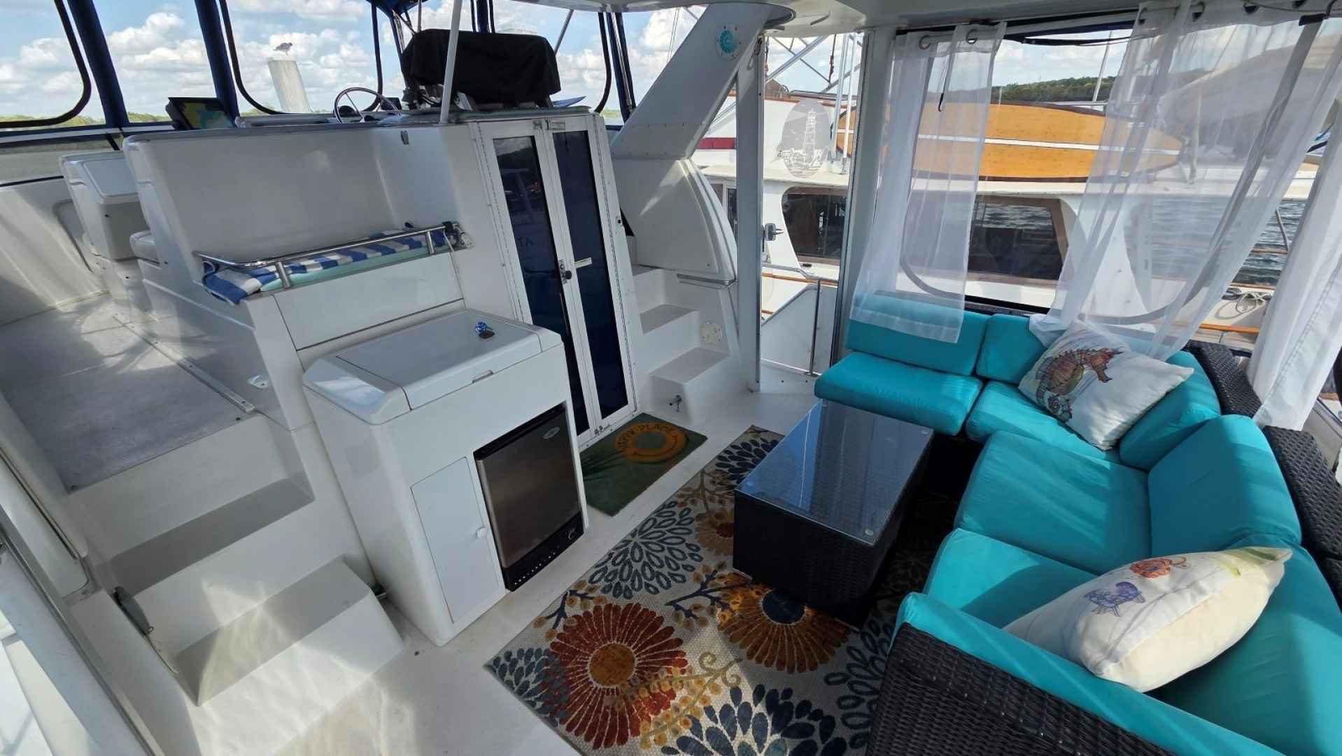 1998 Carver 405 Aft Cabin Motor Yacht - Image 5