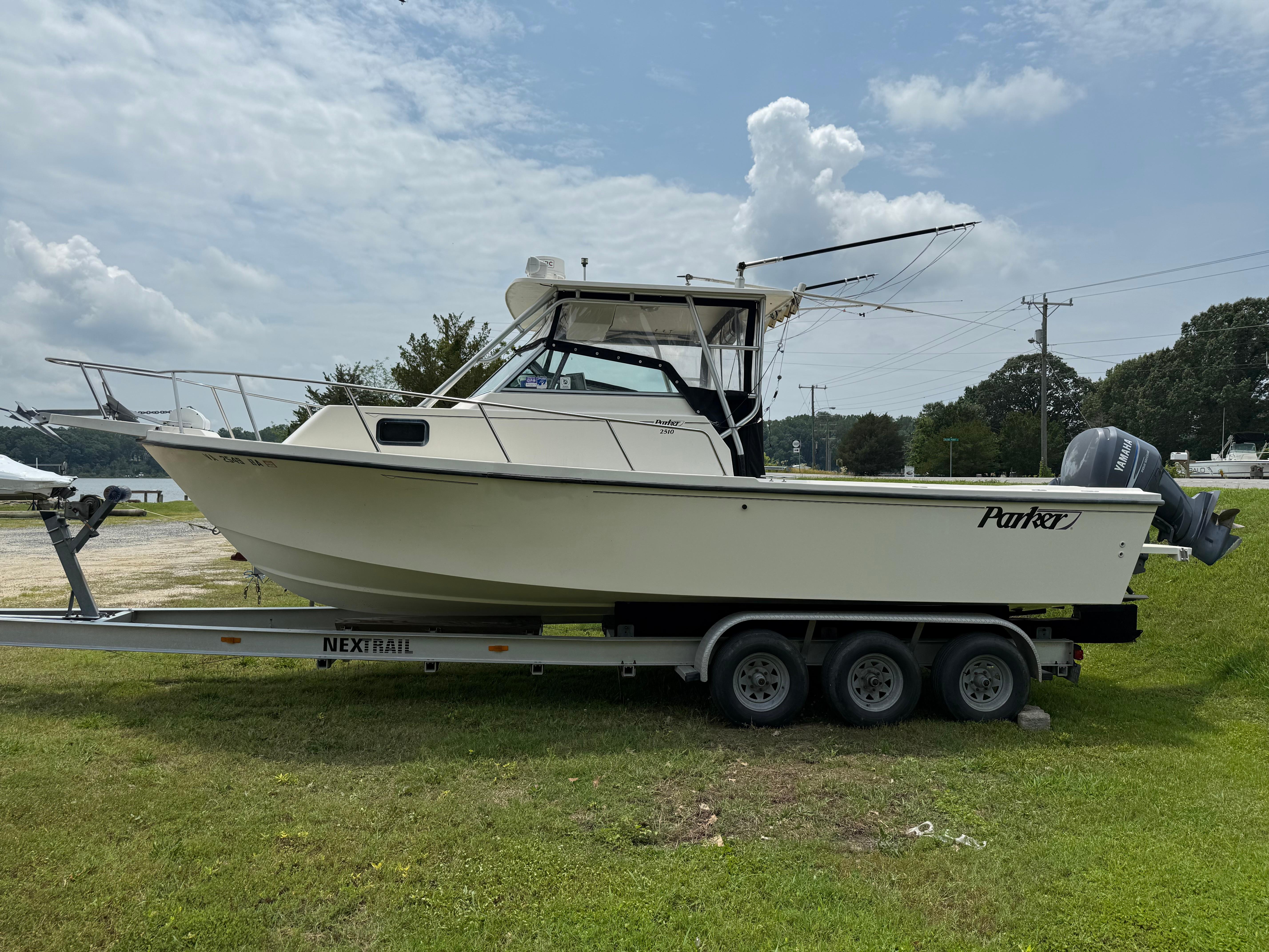 2002 Parker 2510 Walkaround