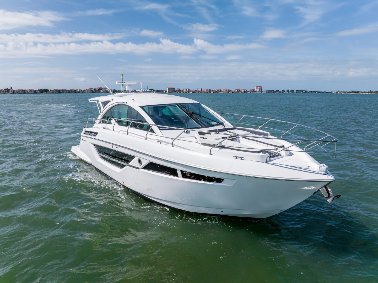 2018 Cruisers Yachts 50 CANTIUS - Image 18
