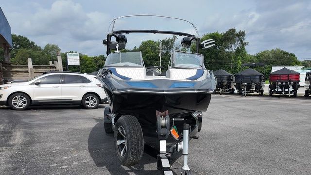 2014 Tigé RZ2 - 8
