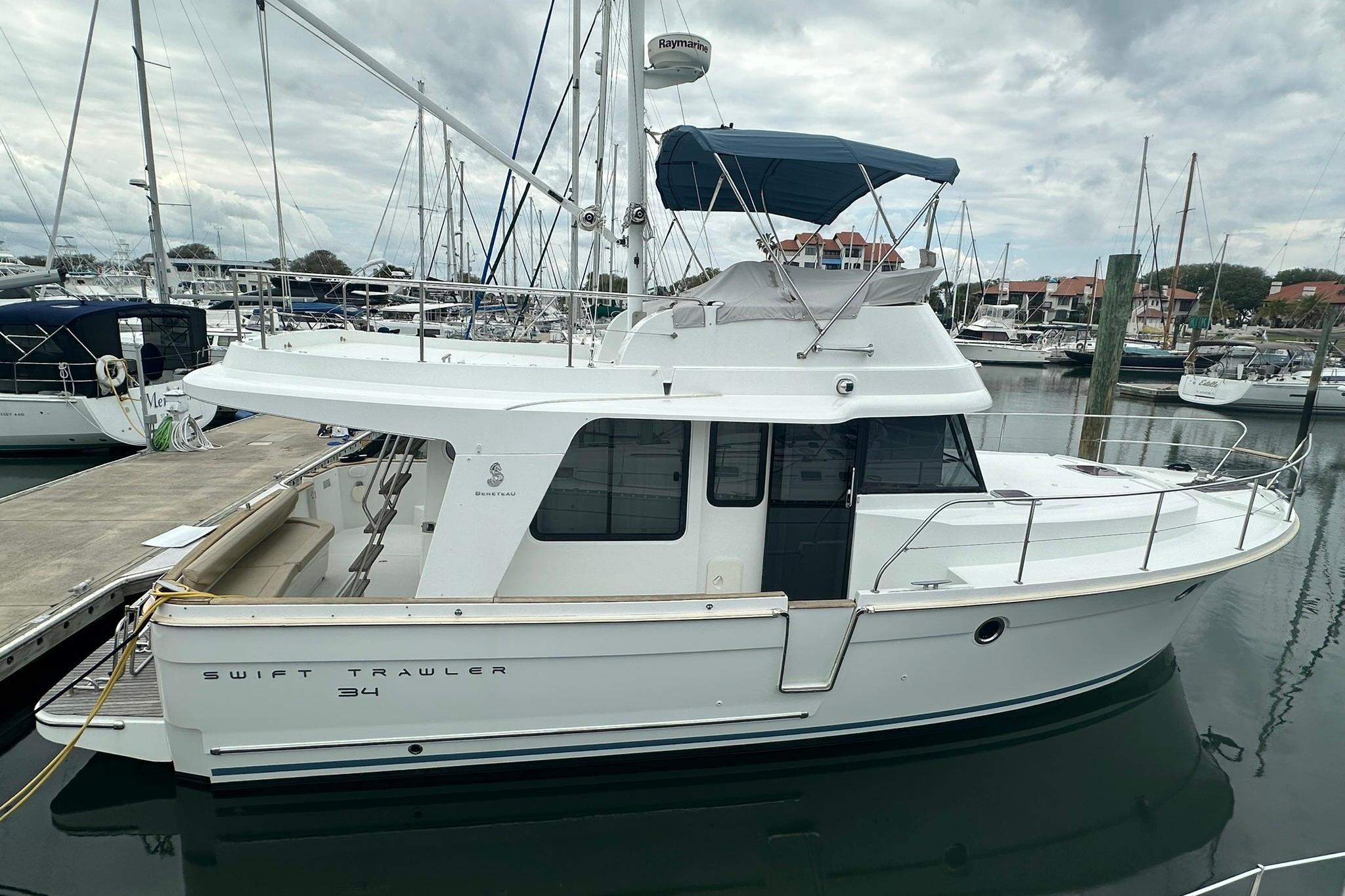 2011 Beneteau Swift Trawler 34 Fly