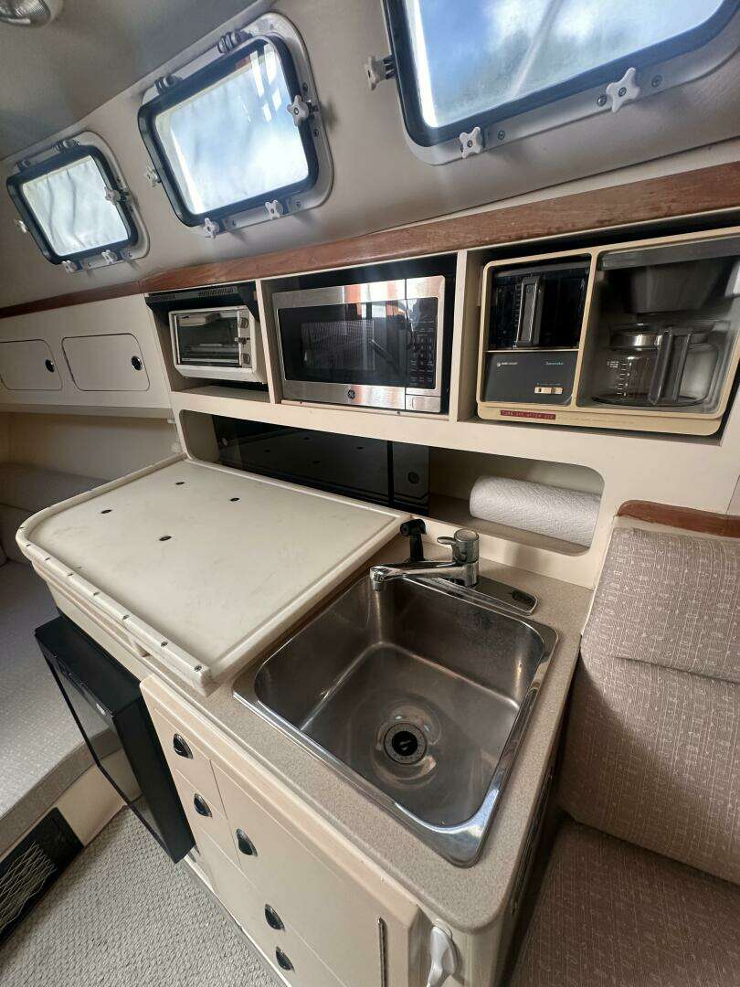 1996 Albin 31 Tournament Express - Image 27