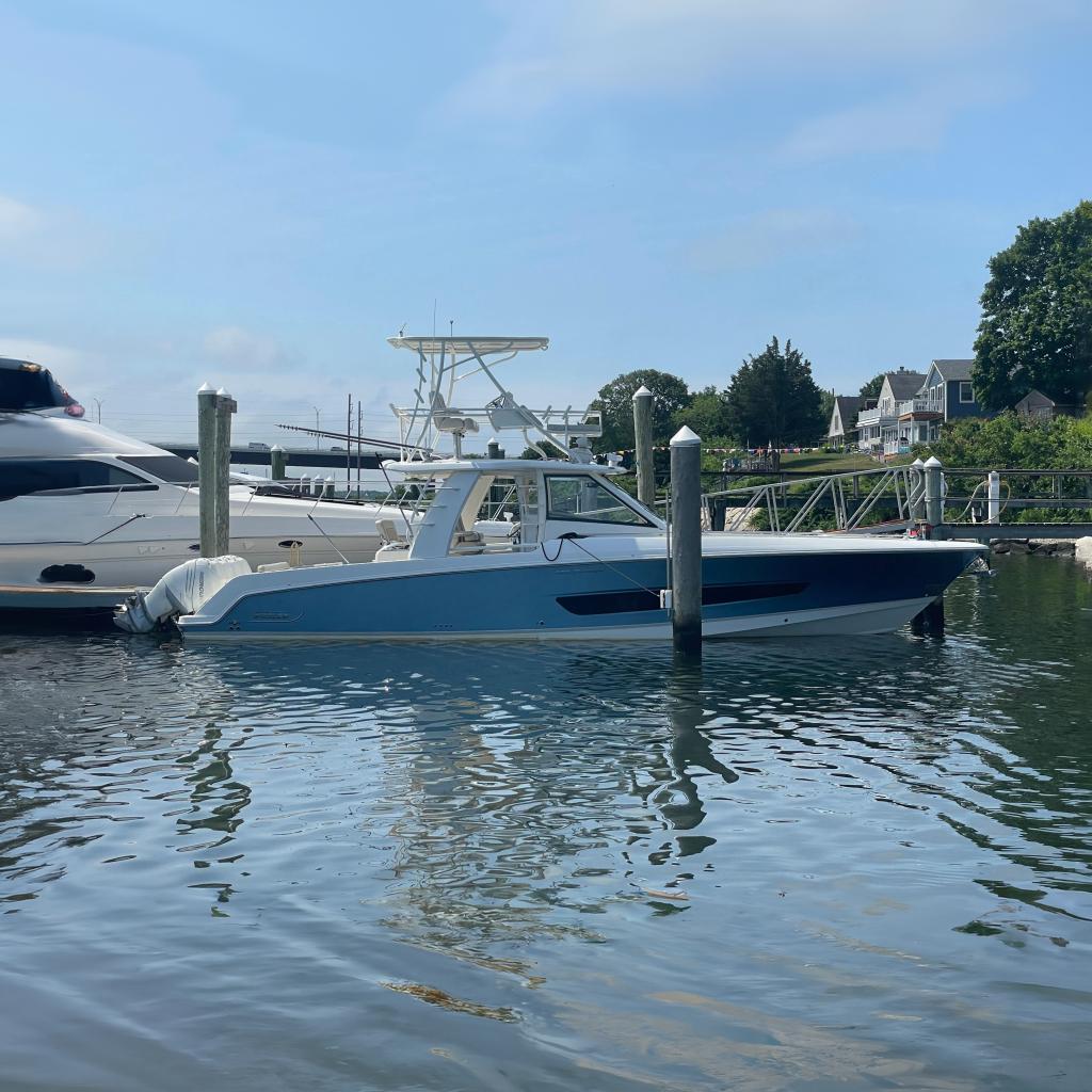 2017 Boston Whaler 420 Outrage