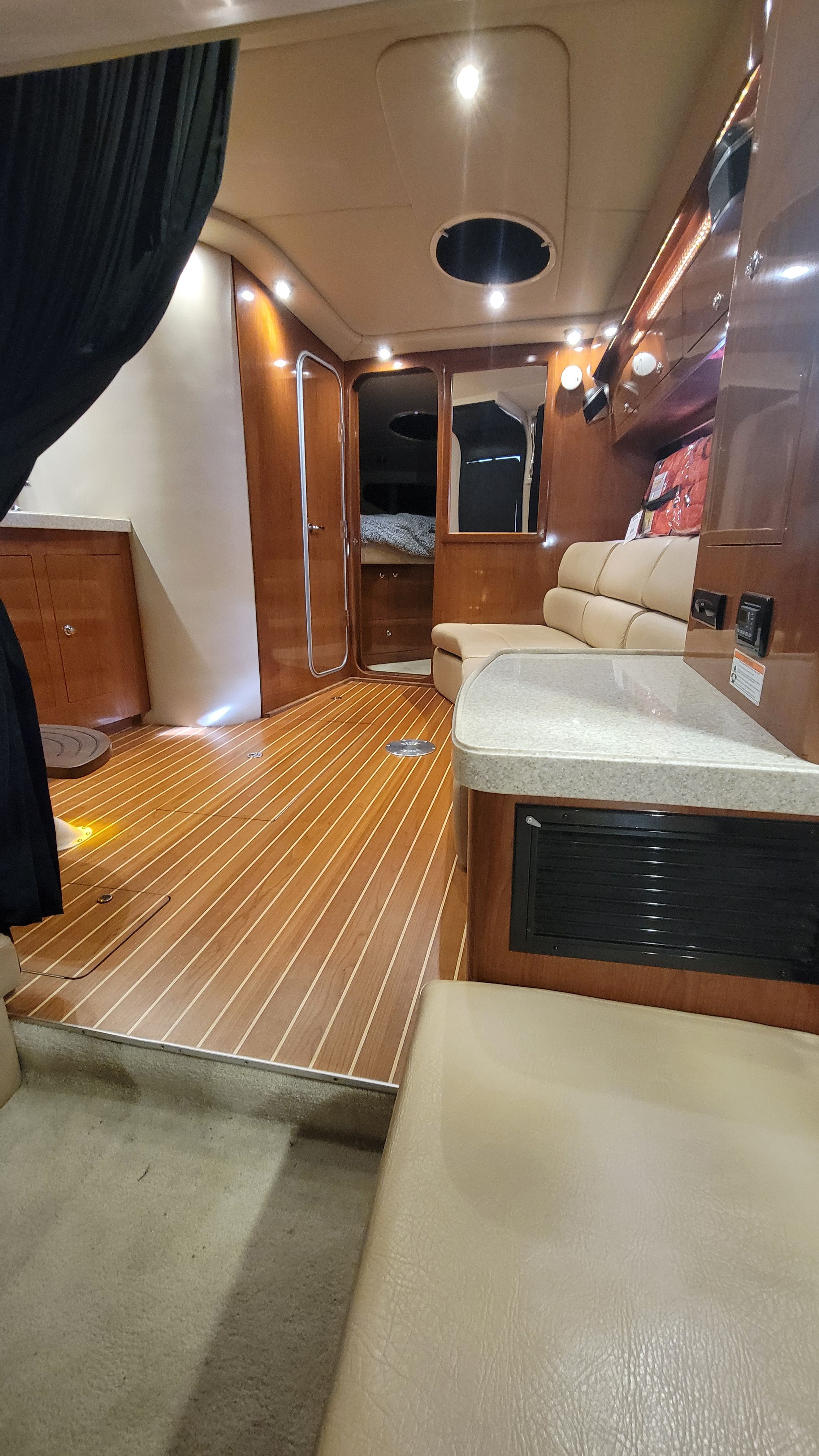 2008 Regal Commodore 3760 IO - 30