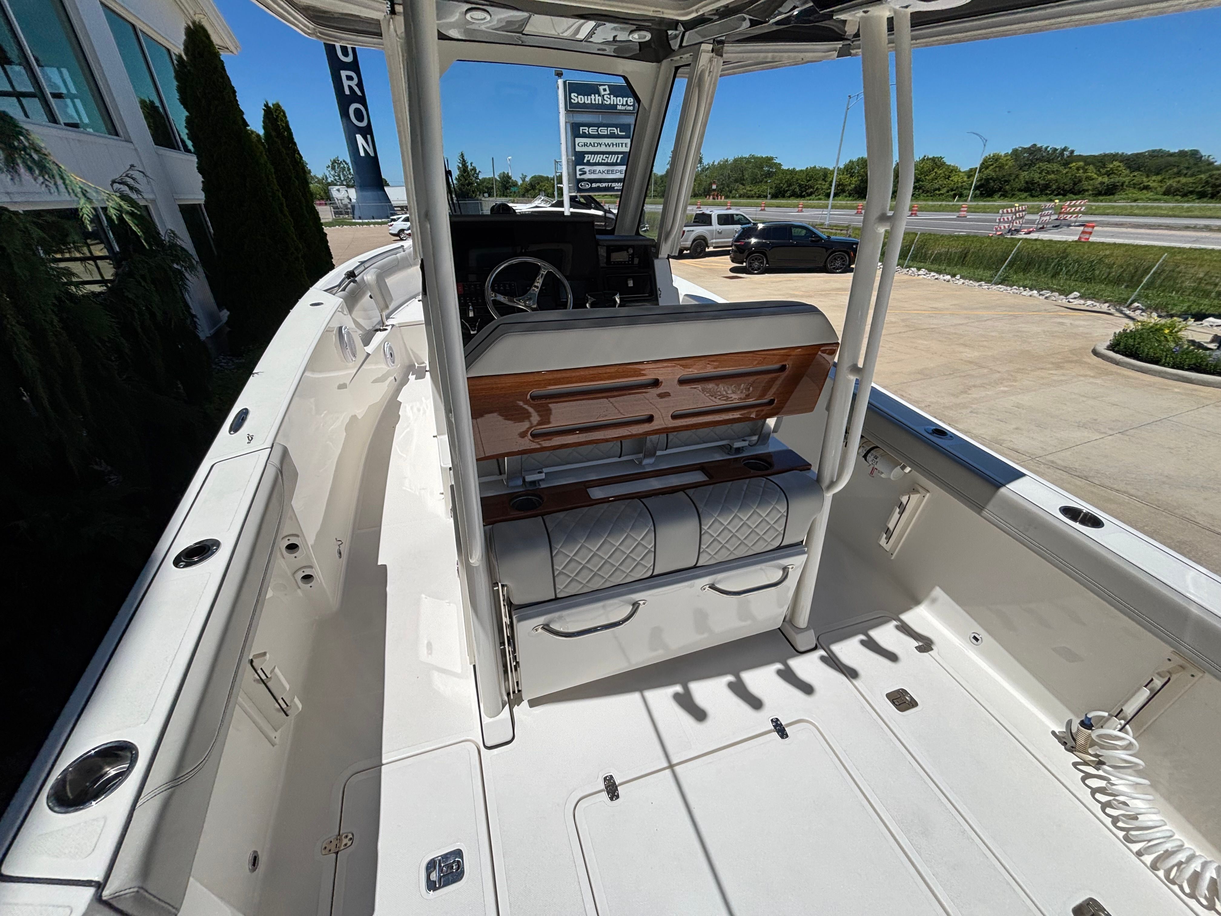 2022 PURSUIT 288 S - Image 8