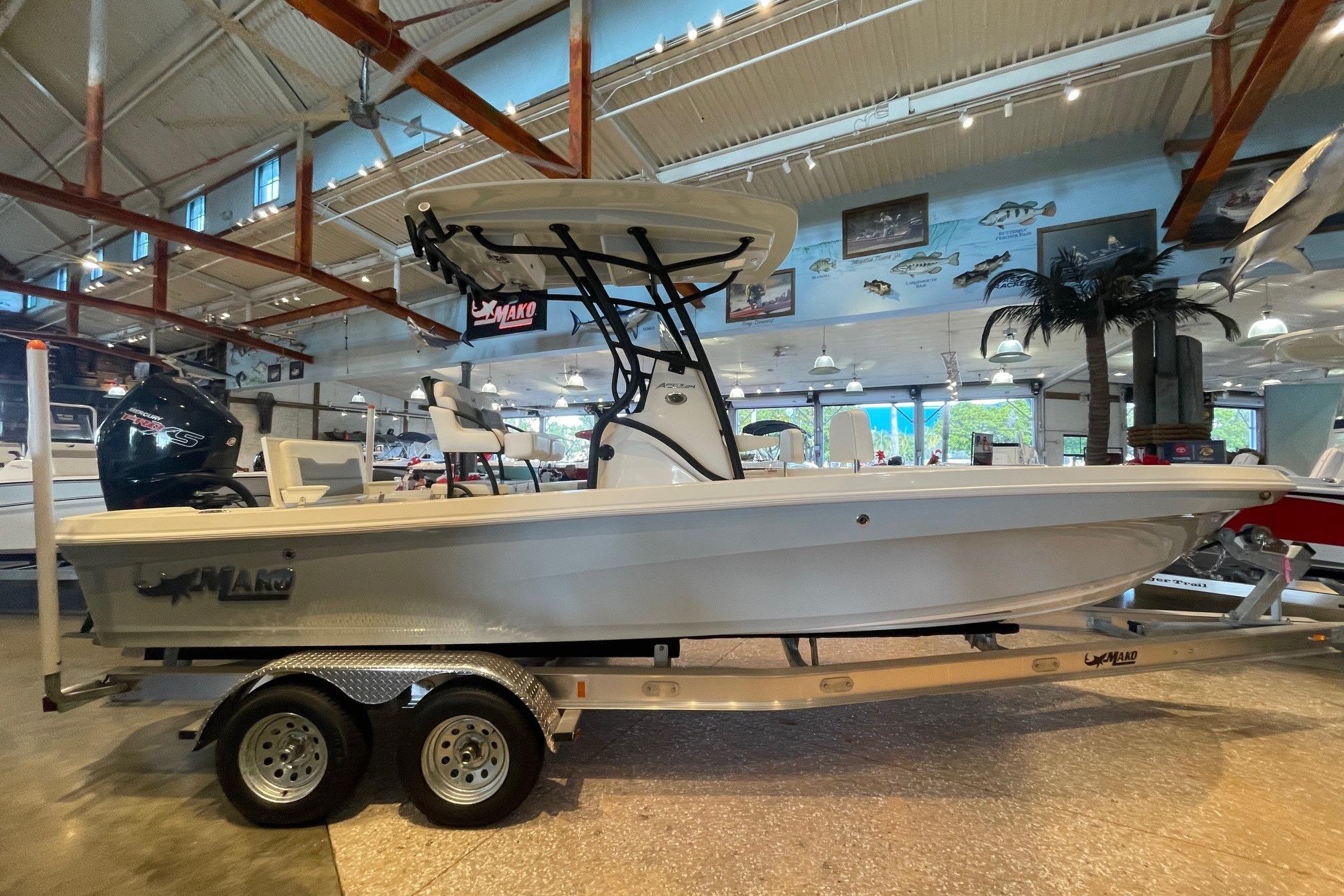 2026 Mako 24 APEX