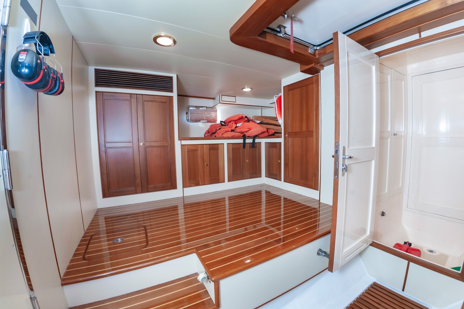 2015 Marlow Explorer 58E - Image 39