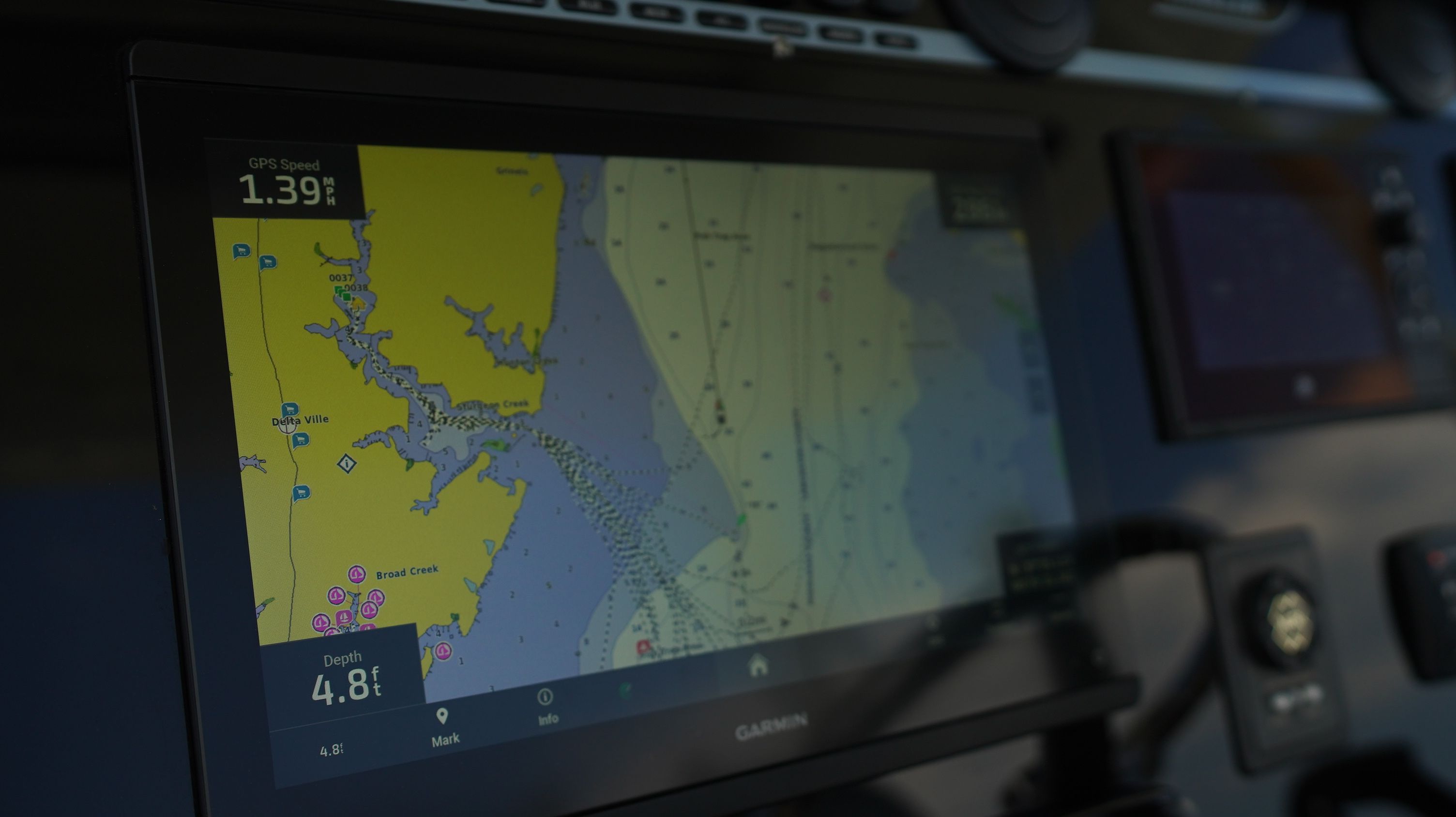 2013 Boston Whaler 350 Outrage - 35