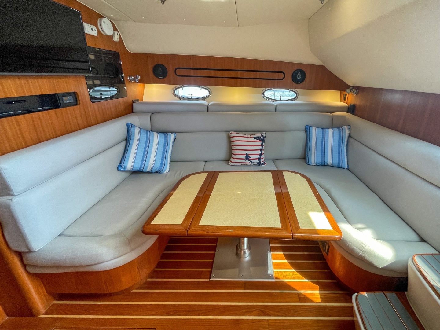2004 Tiara Yachts 3800 Open - Image 30