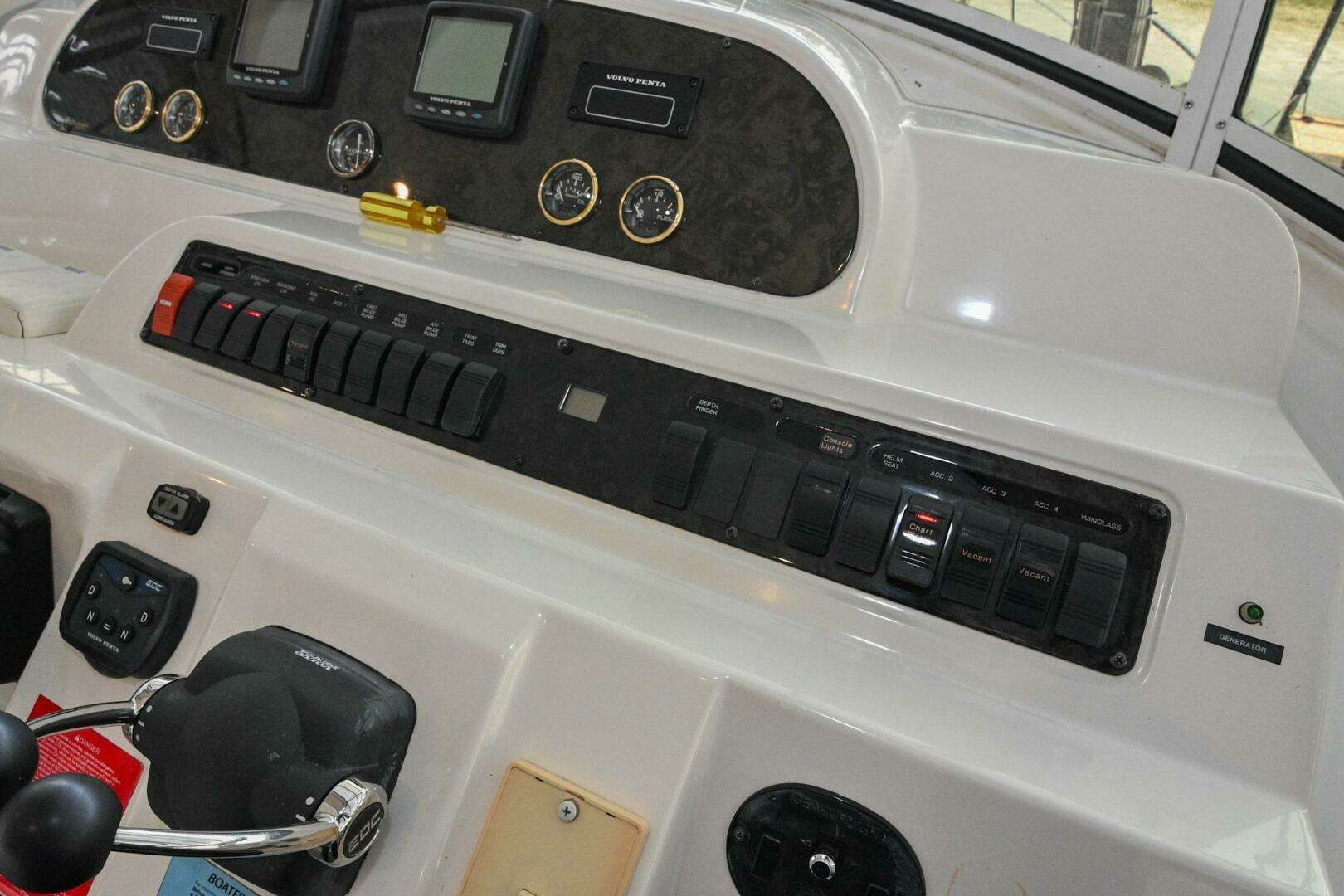 2002 Cruisers Yachts 5000 Sedan Sport - Image 110