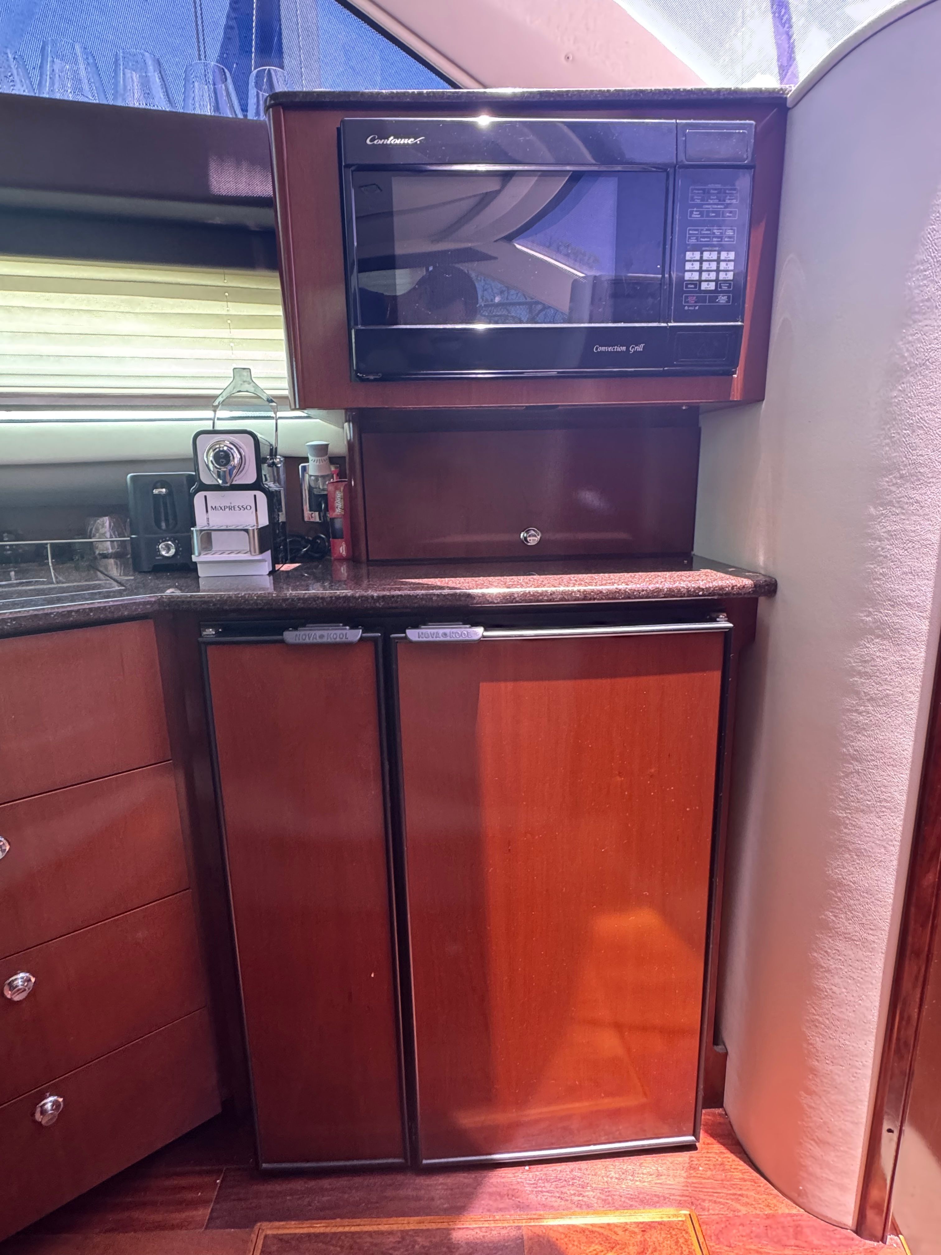 2011 Meridian 391 Sedan - 21