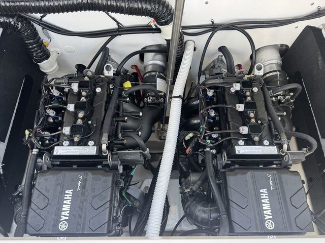 2026 Yamaha Boats AR220 - 20