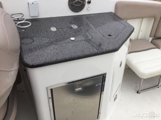 2014 Hurricane 2690 sun deck - 10