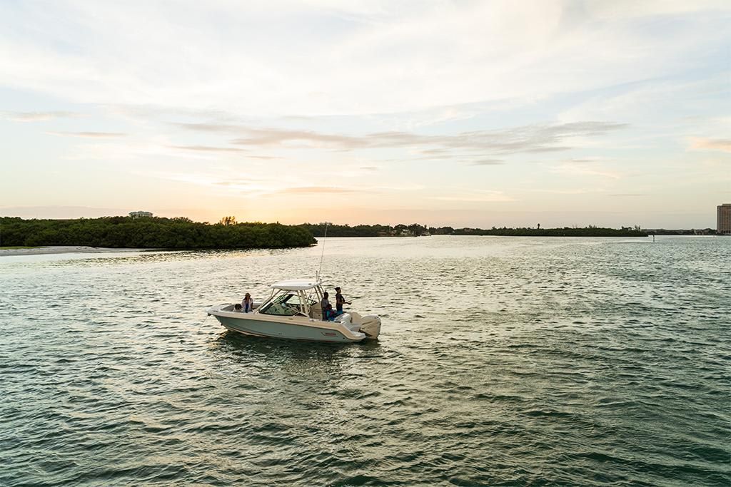 2023-Boston-Whaler-240-Vantage-MarineMax