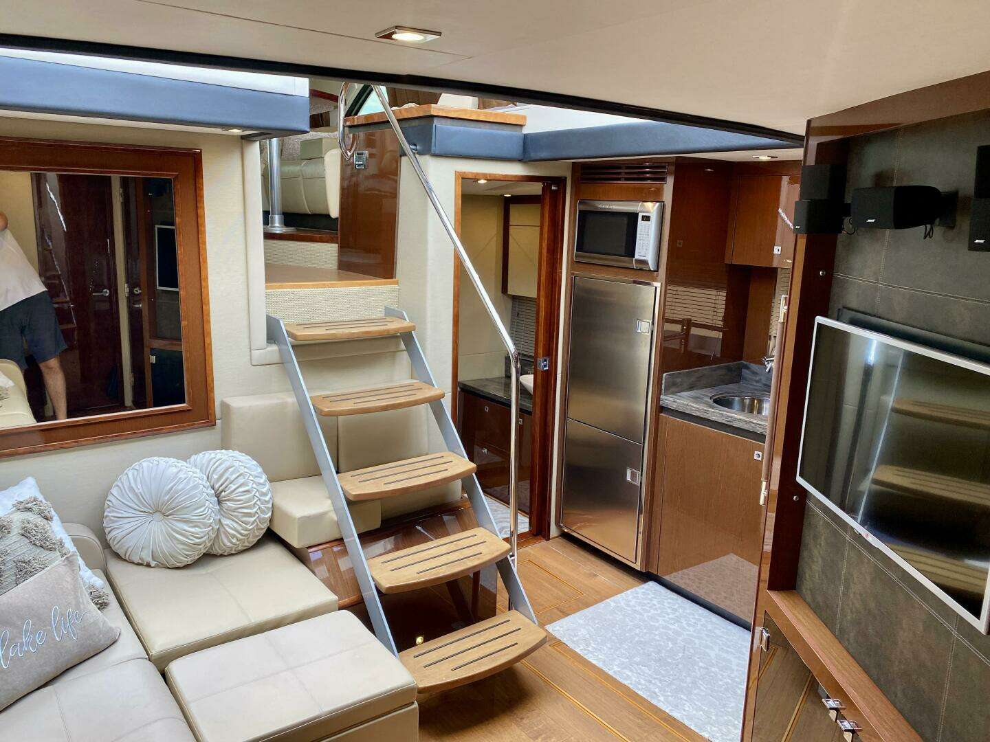 2015 Sea Ray 510 Sundancer - Image 11