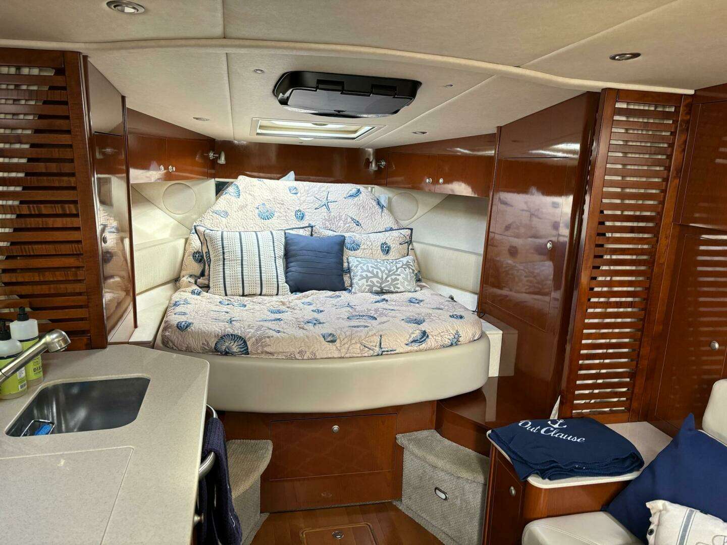 2009 Sea Ray SUNDANCER 350 - Image 32