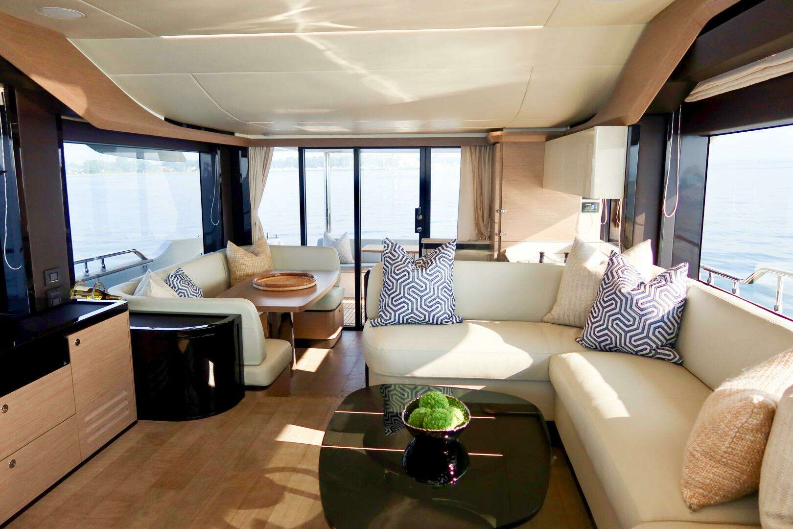 2026 Absolute 58 Navetta - Image 13