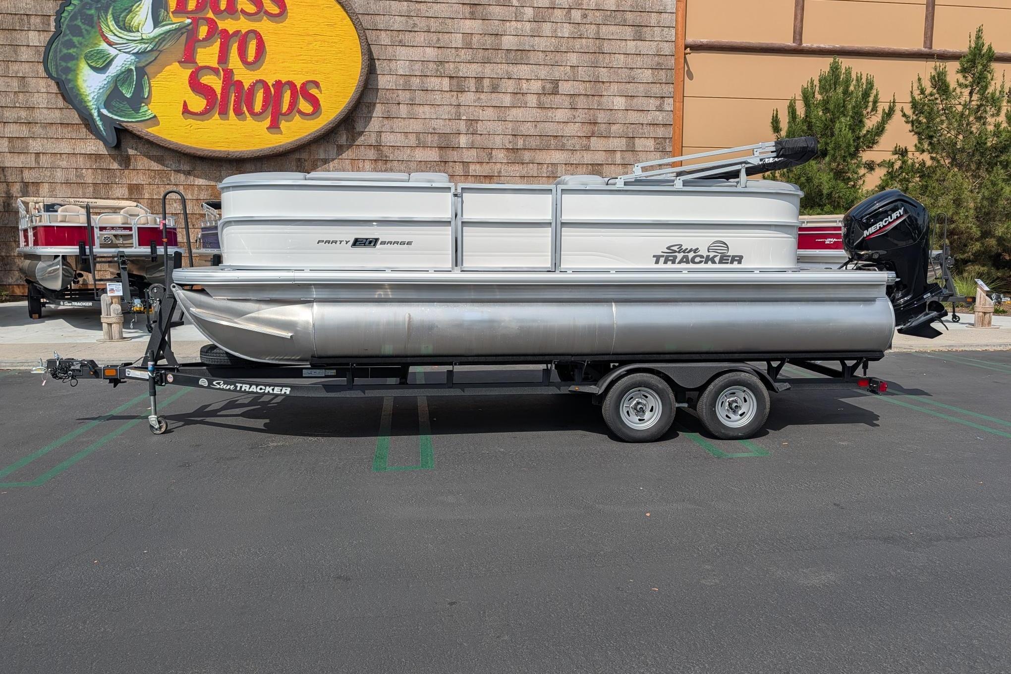 2026 Sun Tracker Party Barge 20 DLX