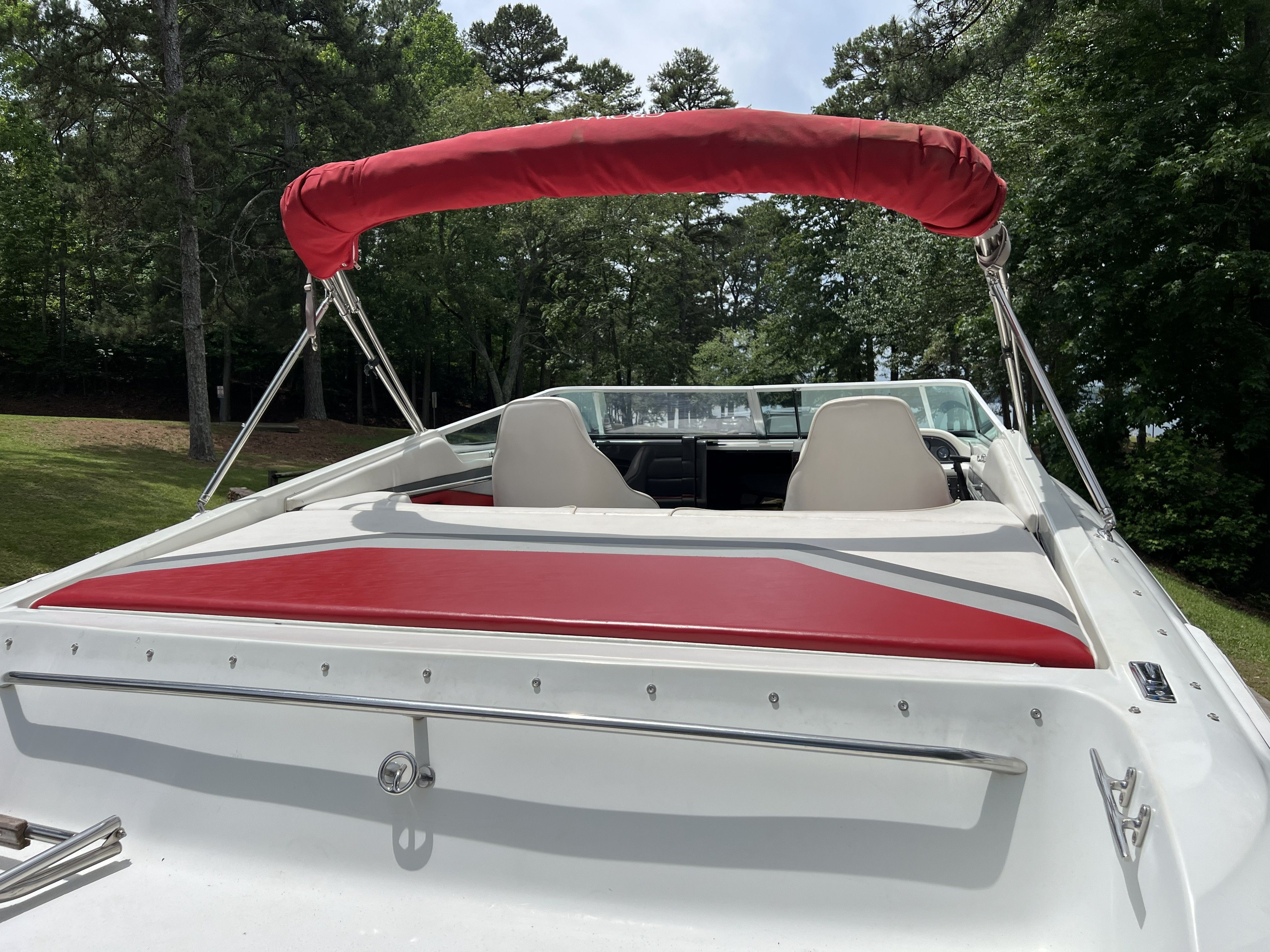 1990 Rinker 236 Sport Cuddy - 7