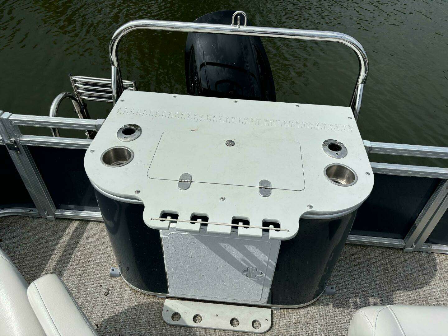 2022 Tahoe GT2585 Center Console Fishing Tritoon - Image 8