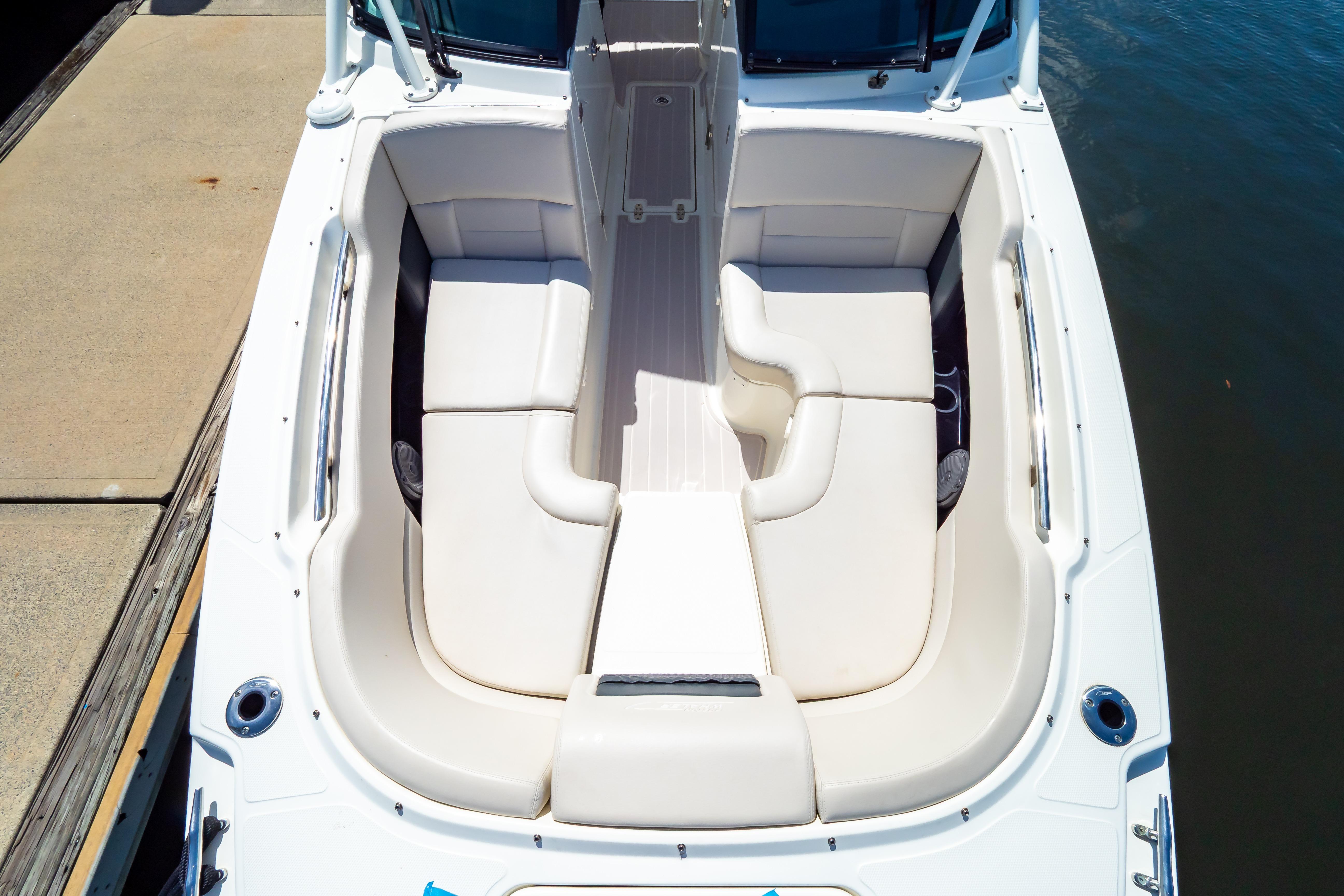 2019 Boston Whaler 270 Vantage boat with spacious seating and sleek design.