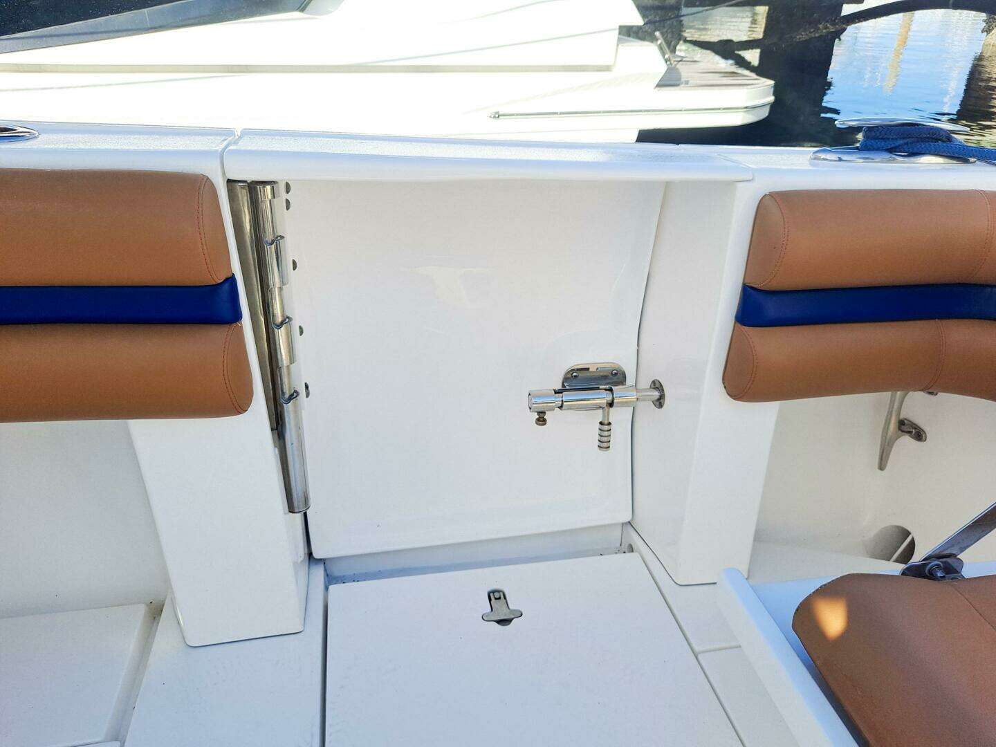 2018 Intrepid 375 Walkaround - Image 39