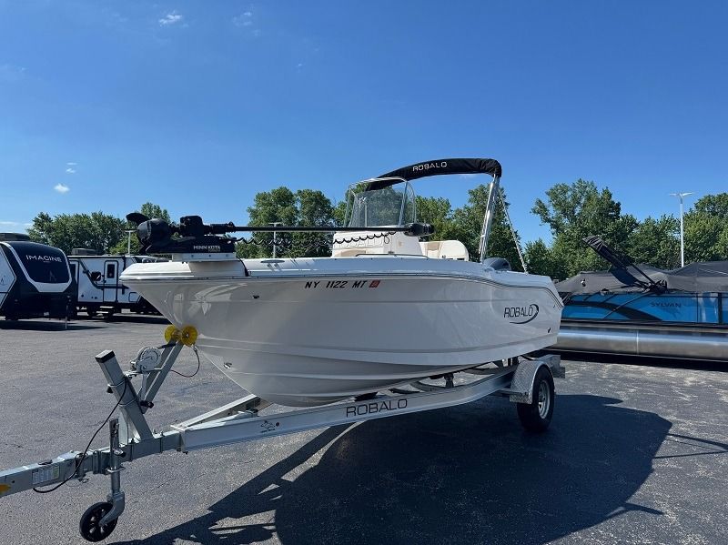 2023 Robalo R180 Center Console - 5