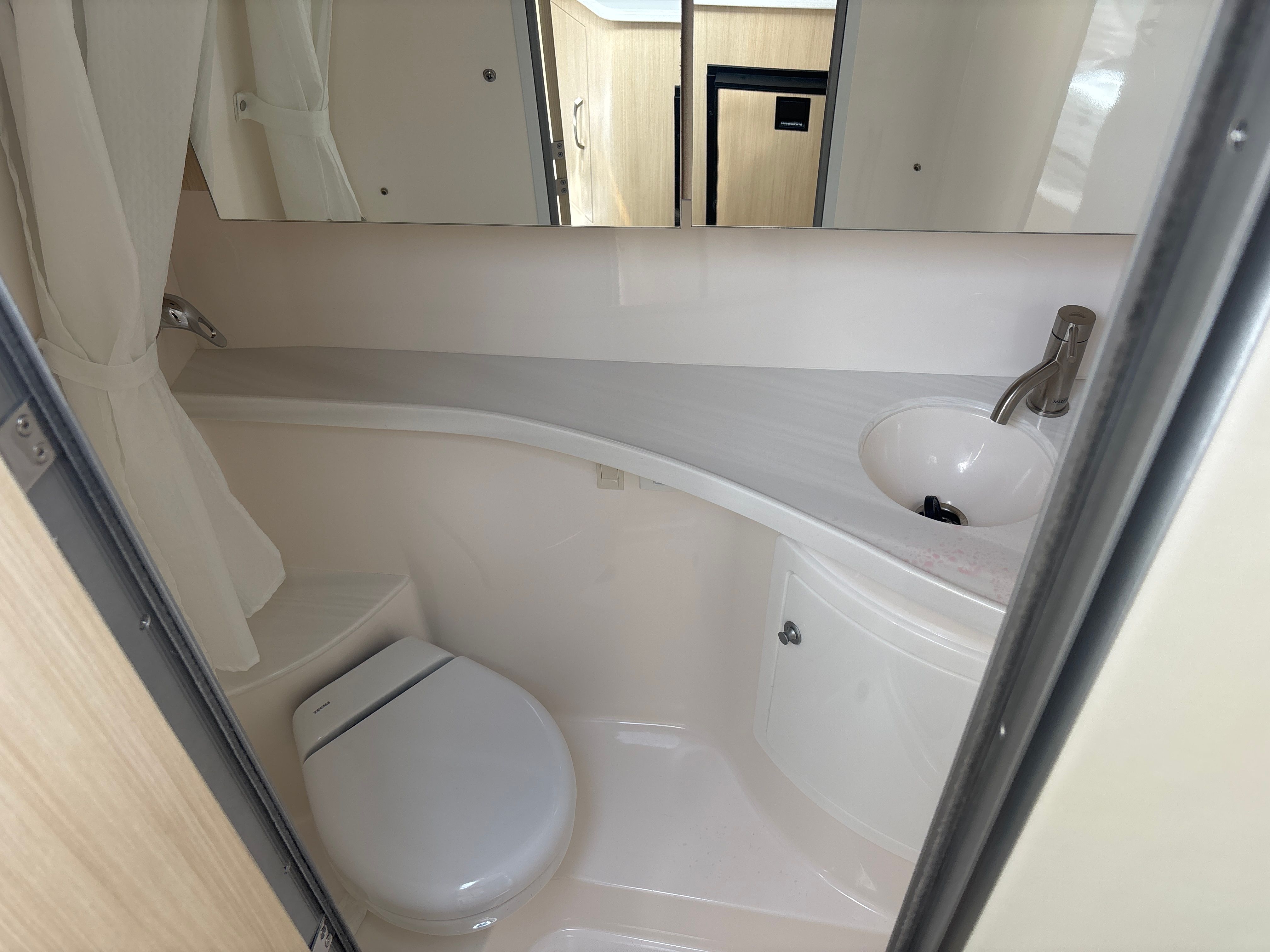 2025 Regal 28 Express - 20