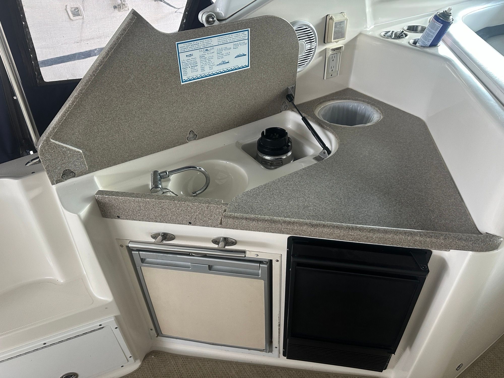 2008 Rinker 330 Express Cruiser - 19