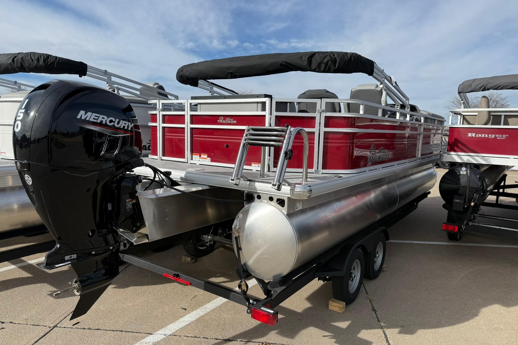 2026 Sun Tracker SportFish 22 DLX