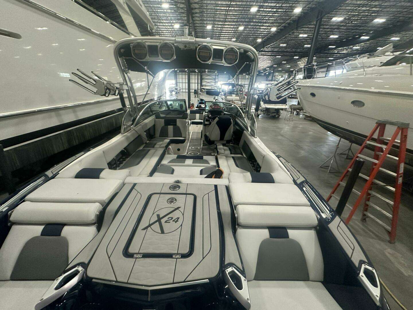 2019 Mastercraft X24 - Image 14
