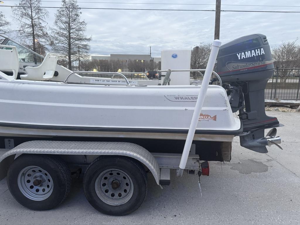 1977 Boston Whaler 21 REVENGE - 6