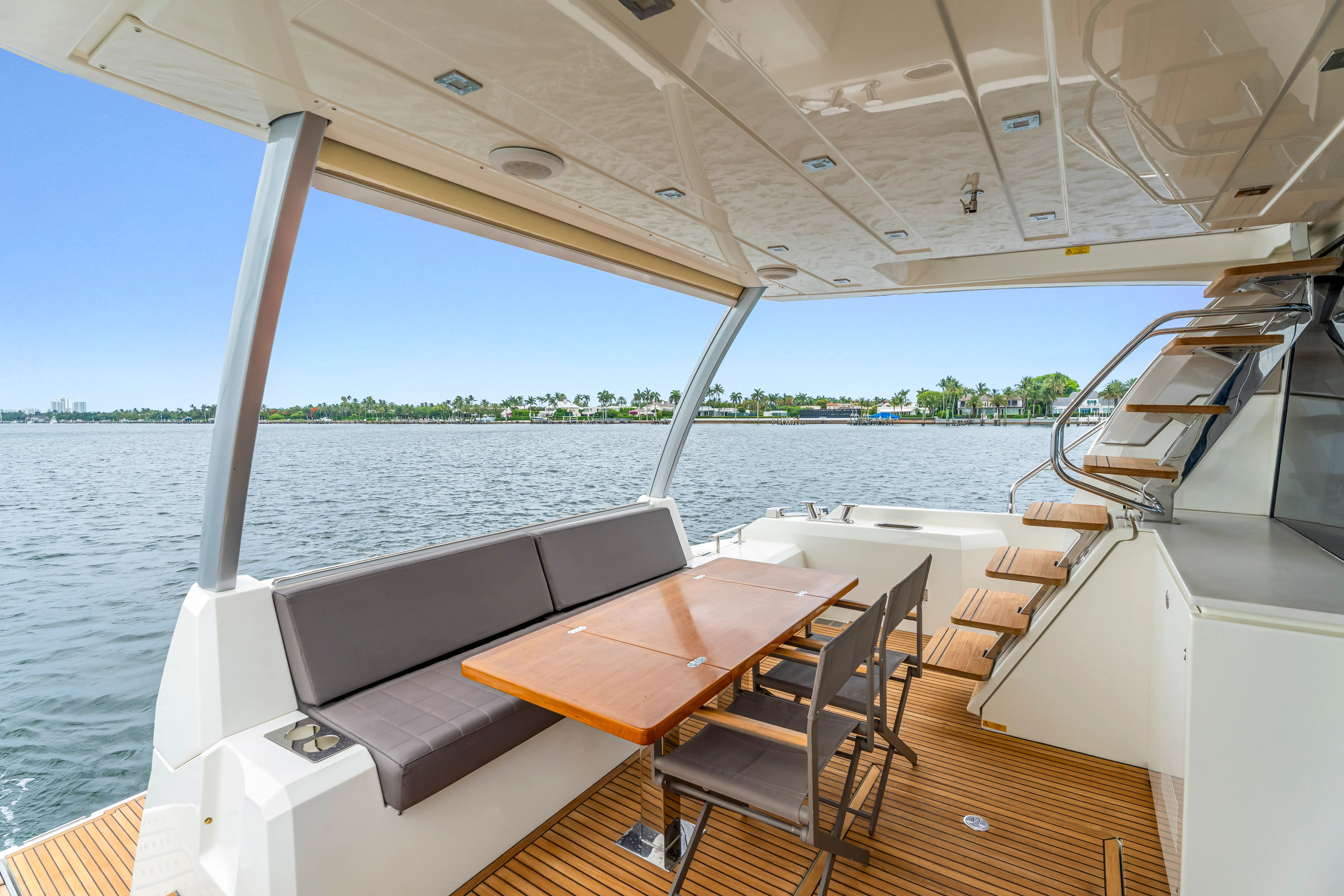 2018 Prestige 630 - Image 13