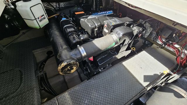 1997 Regal Commodore 402 - 32