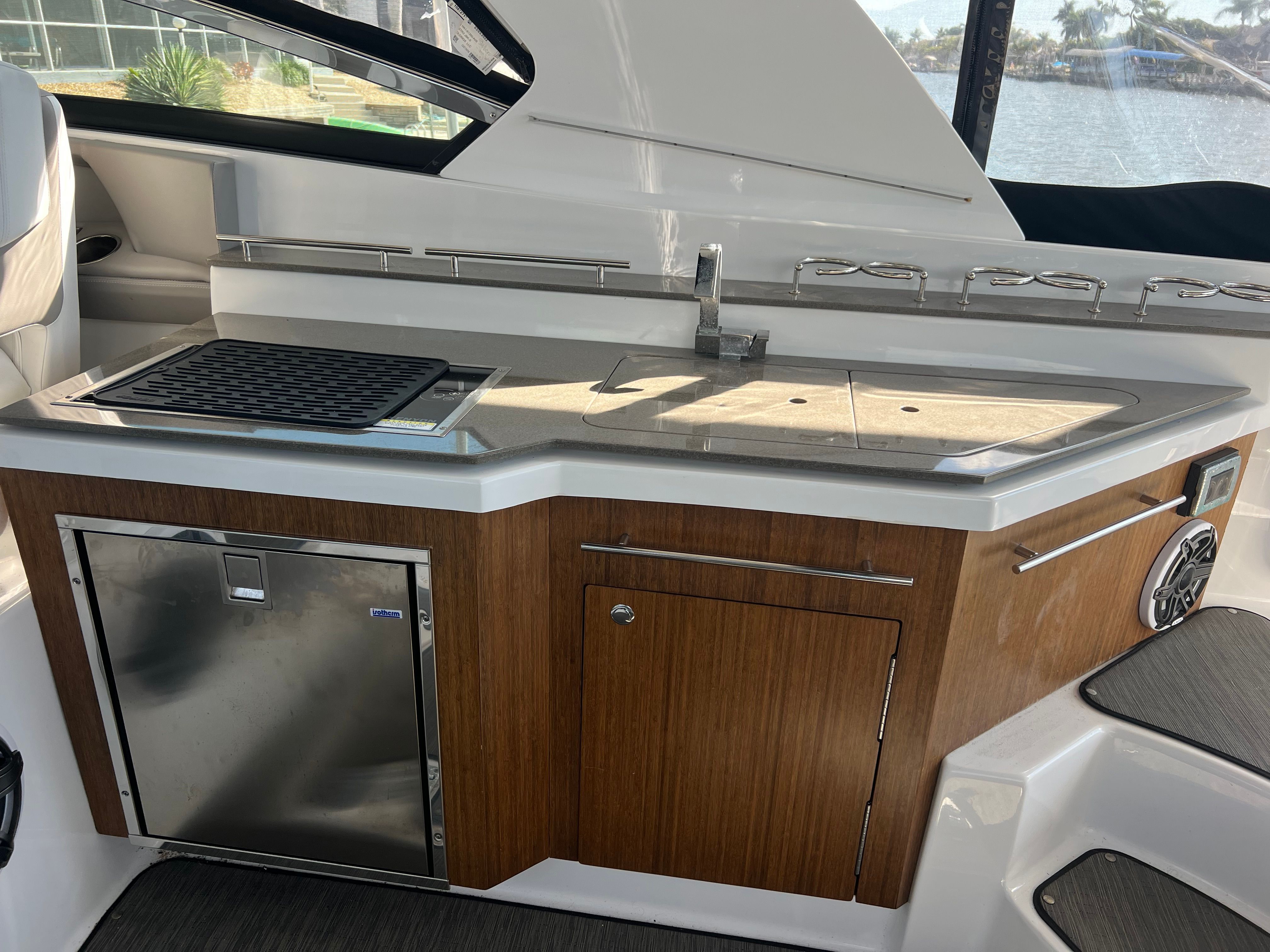 2023 Four Winns H350 - 4